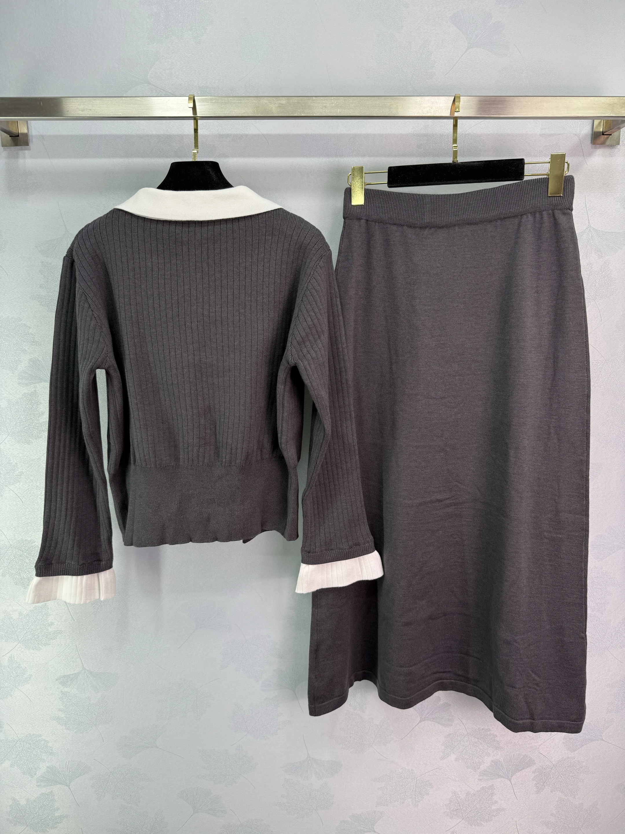 

2025 Summer Fashion New Women's Clothing Contrast Color Fake Two-Piece Knitted T-shirt Lapel Fake Two-Piece Shirt Top Skirt Set