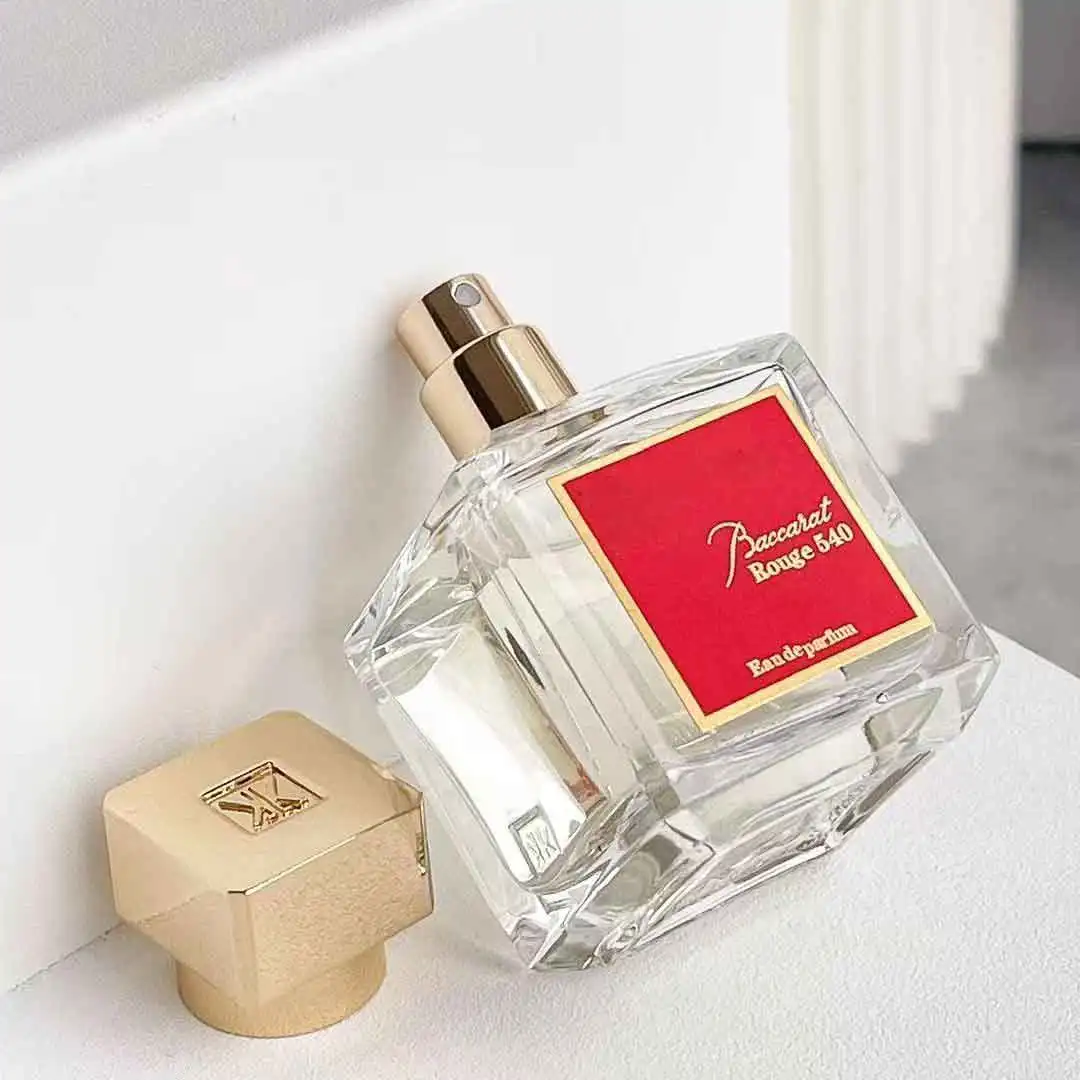 

Rouge 540 (Baccarat 540) perfume is a highly recognizable oriental flower fragrance. Amber, cedar, and musk together outline a rich and warm base, sweet yet not greasy, full of sophistication and charm.