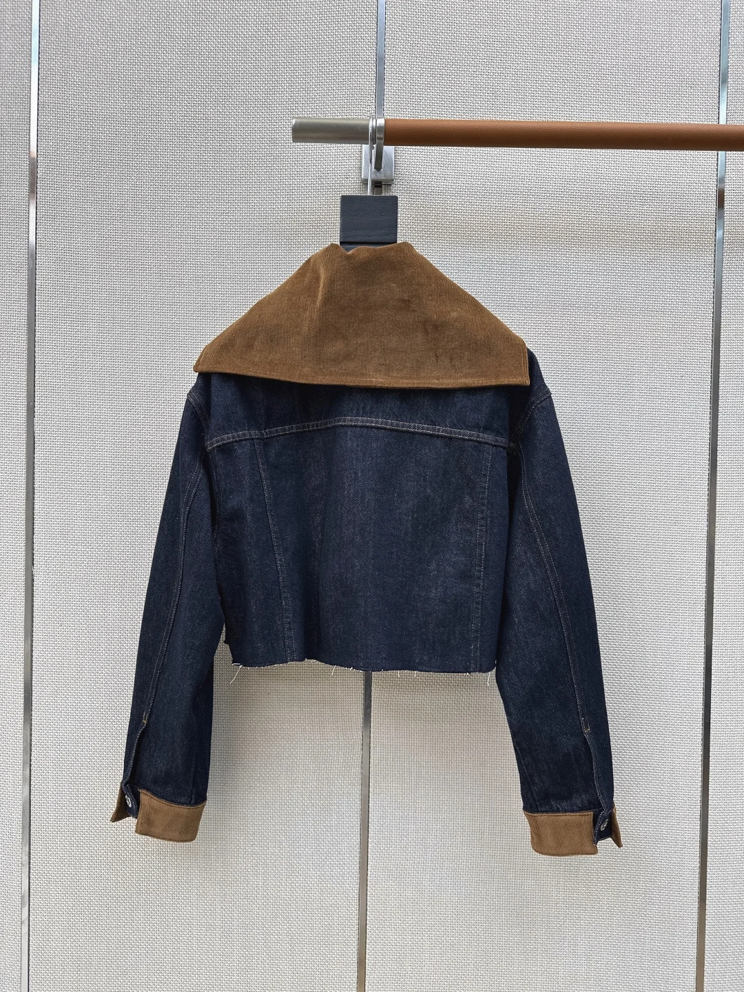 

2026 New and Fashionable Embroidered Half-Open Front Color-Blocked Long-Sleeved Jacket, Windbreaker/Windbreaker