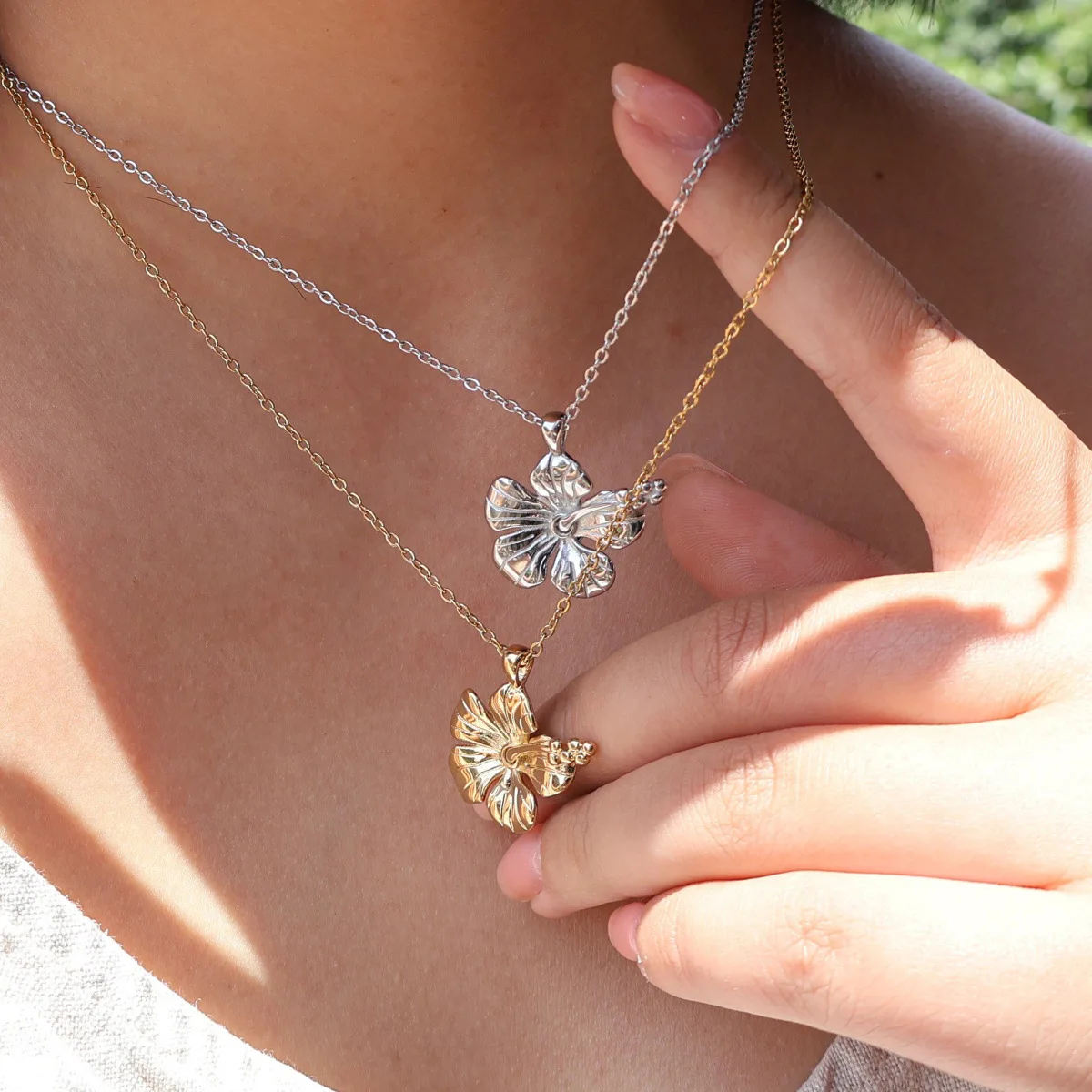 Vintage Stainless Steel Flower Pendant Necklace for Women Gold Silver Color Floral Necklaces Minimalist Jewelry Party Gift