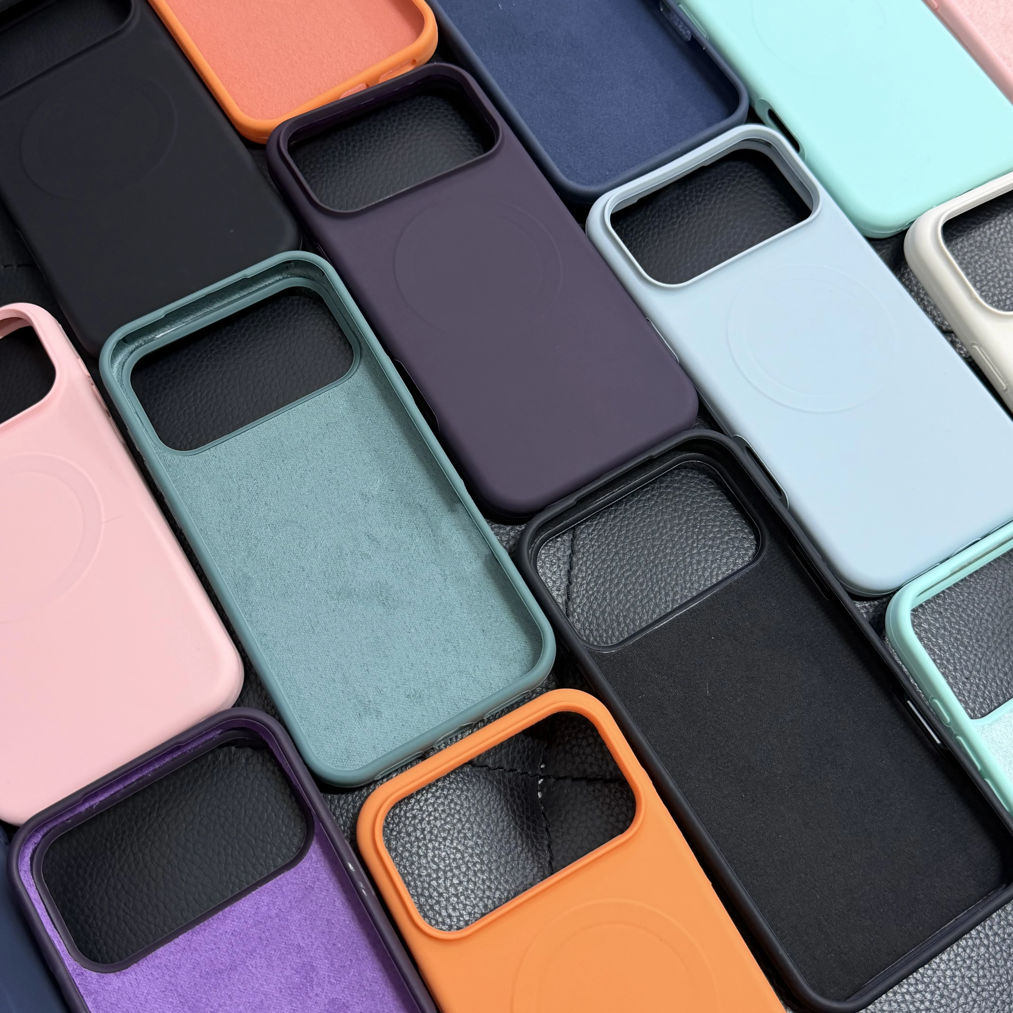 Luxuriöse Silikon-Magnet-Handyhülle für iPhone 15 14 13 12 11 16 17 Pro Max, einfarbig, mit Aufdruck, magnetische Handyhüllen, Rückseite