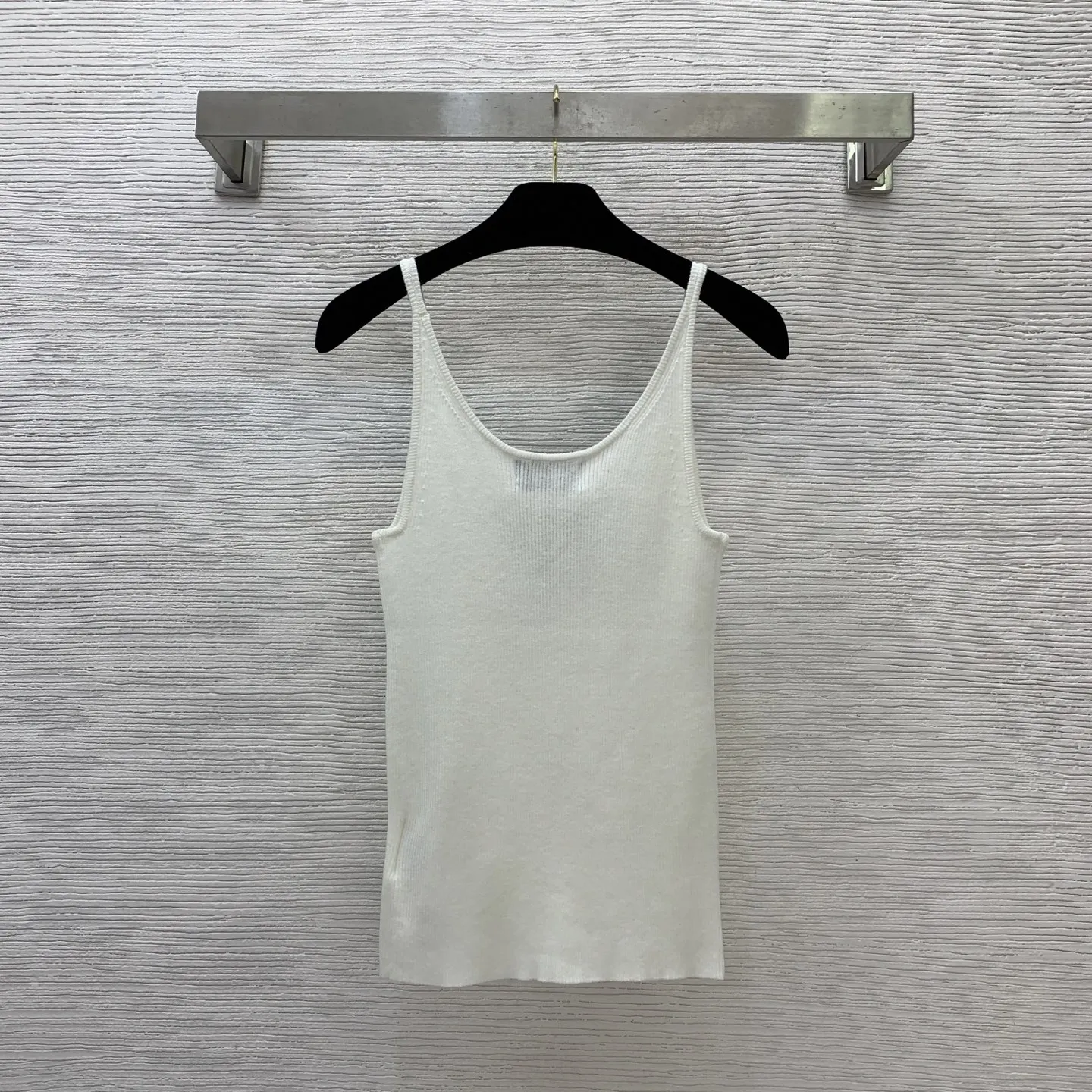 

2025 Women's Stretch Slim Fit Knit Tank Top Elastic Camisole Bodyshaping Sleeveless Vest Summer Layering