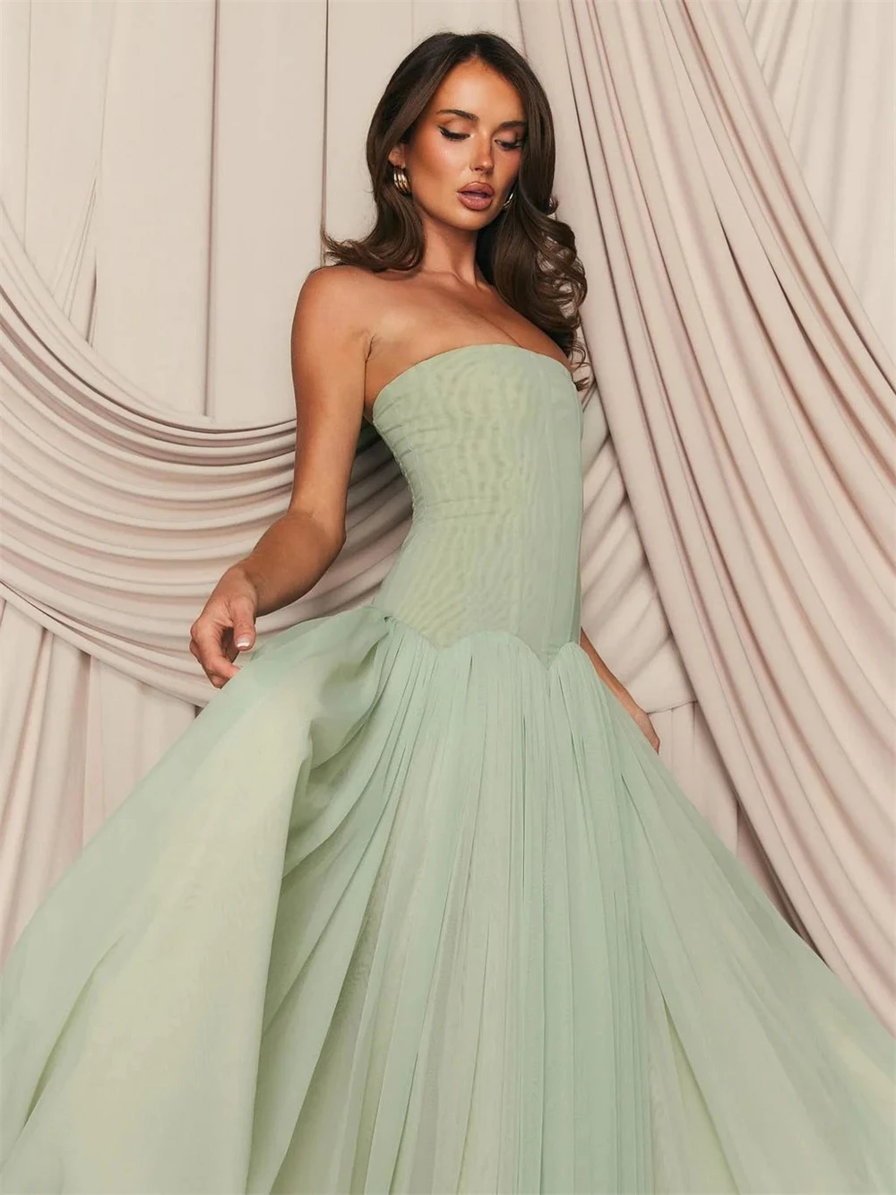 Sansa Customized Green A-Line Strapless Prom Dress Sleeveless Multilayer Pleats Vestidos De Noche Floor-Length Formal Evening