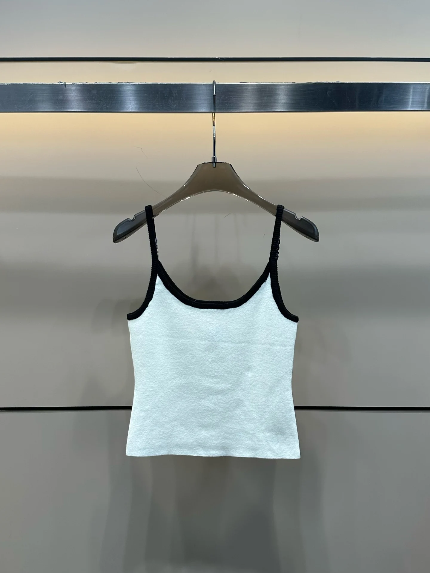 

2025 New Sweater Vest Embroidery O-neck Fashionable Versatile Slimming Figure-hugging Spring Summer