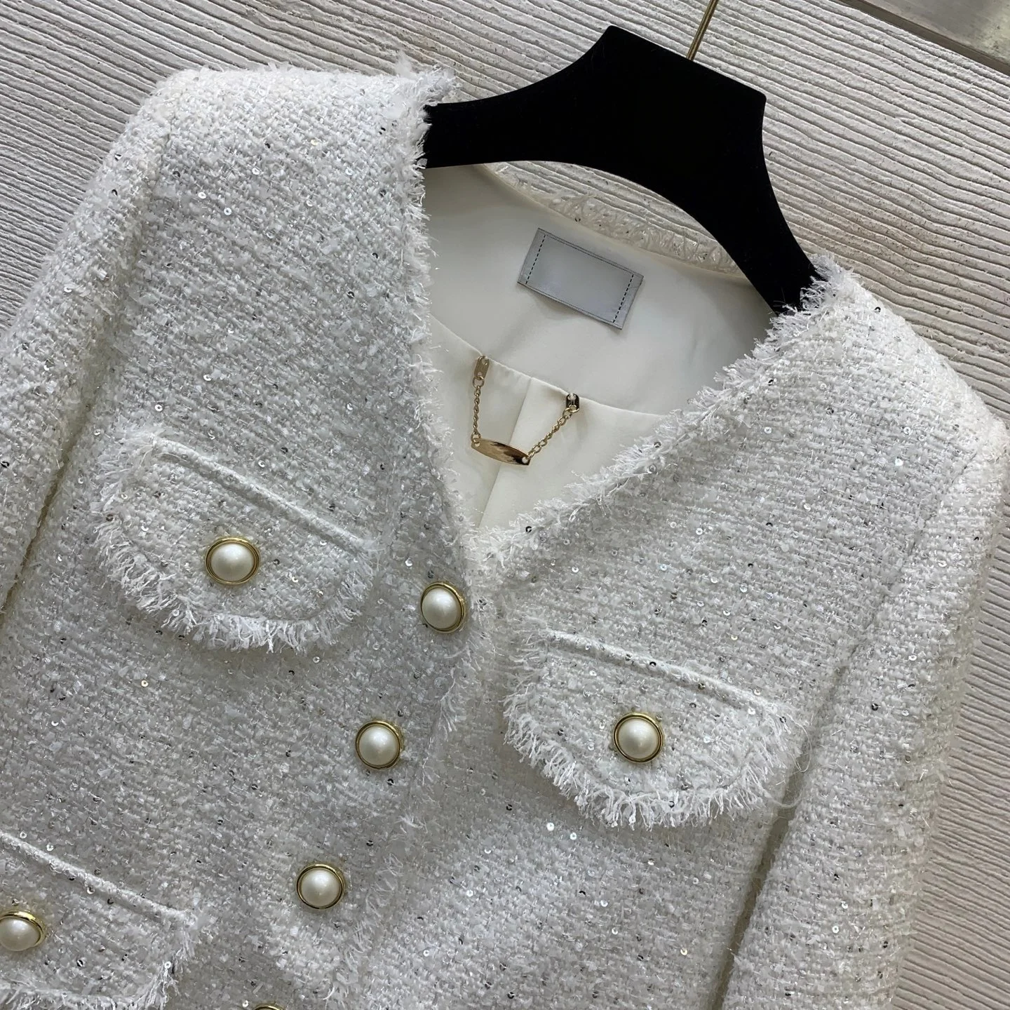 2026 Women Tweed Jacket V Neck Long Sleeve Short Cut Sequins Inlaid Metal Chain Inside Pearl Buttons Flap Pockets Outerwear