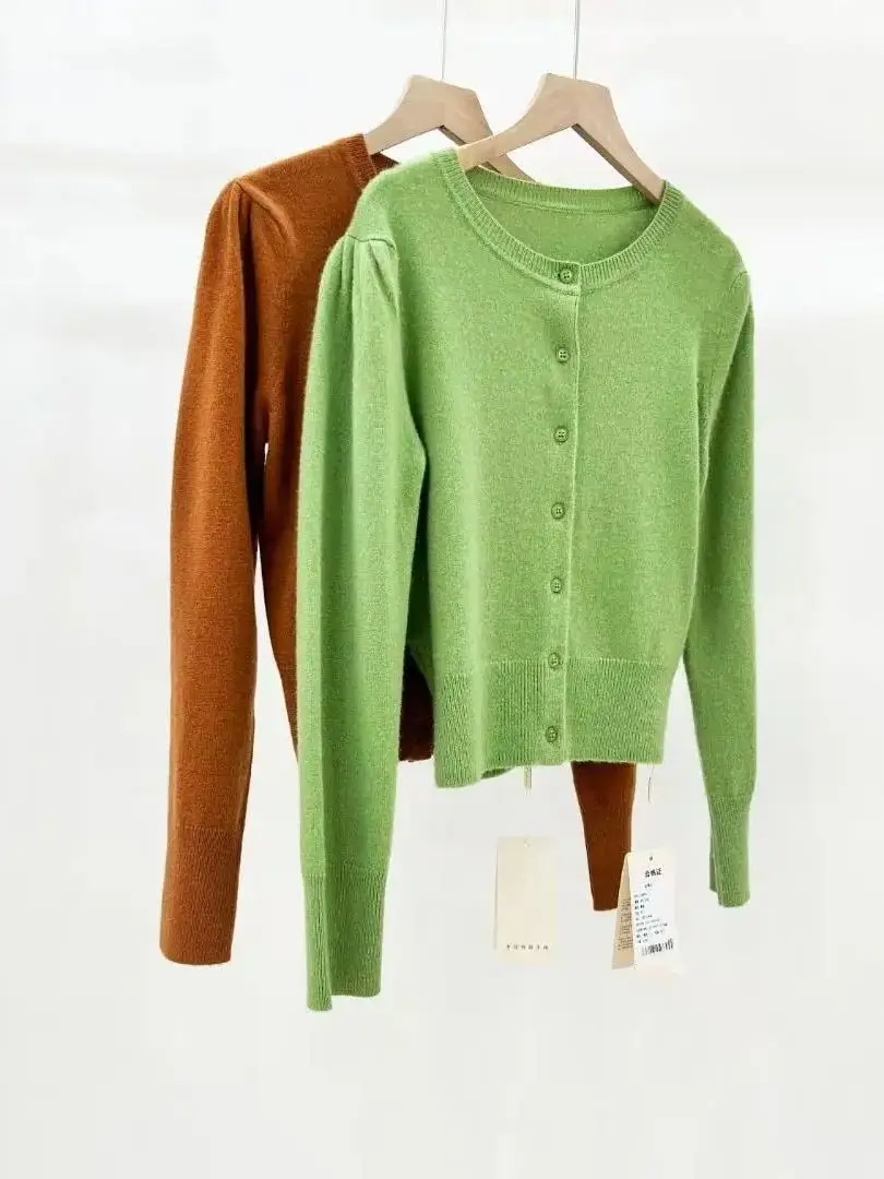 

Мягкий пушистый кардиган из чистого кашемира с круглым вырезом и длинными рукавами