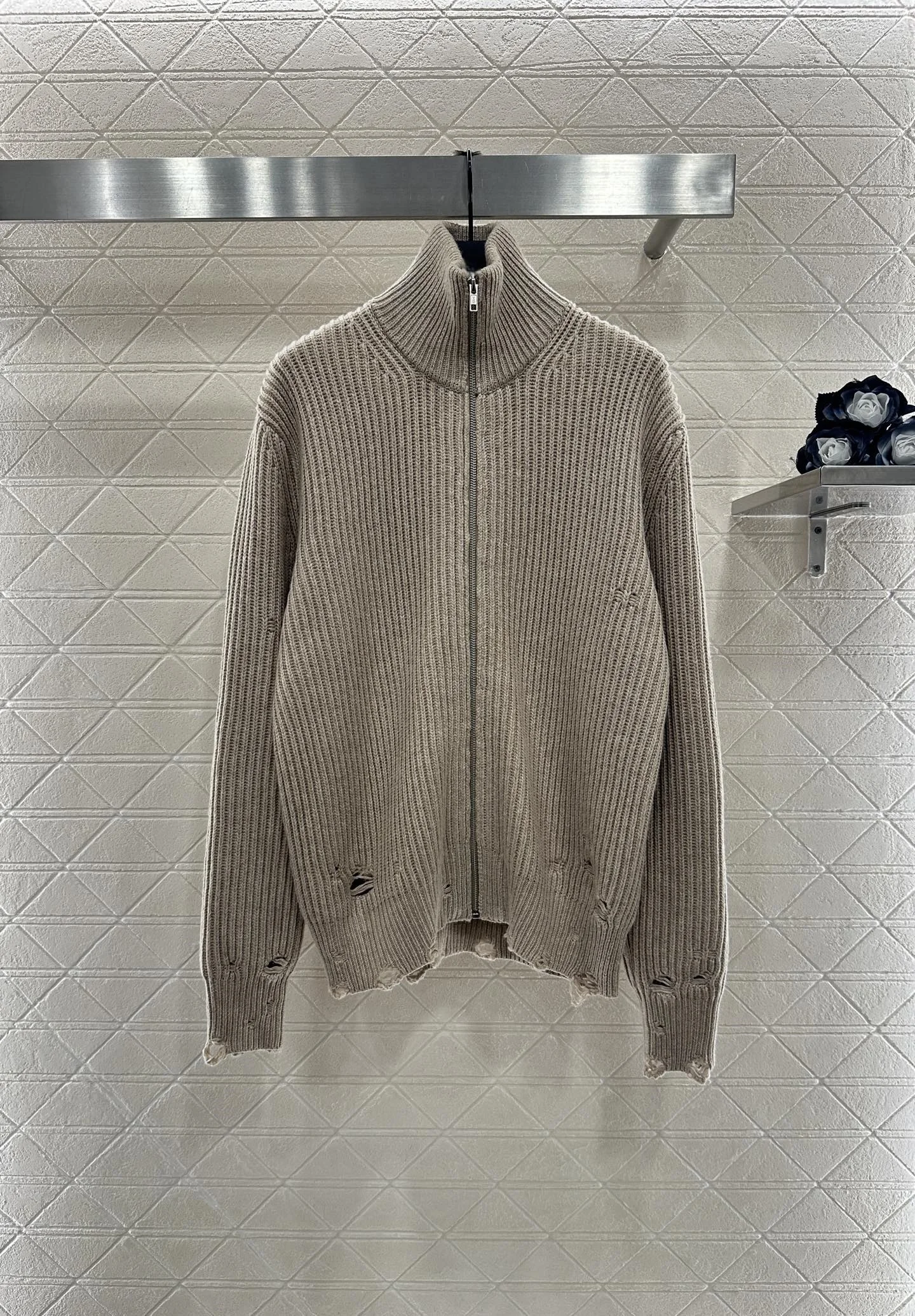 

Бежевый рваный женский кардиган на молнии, модная и стильная осенняя часть