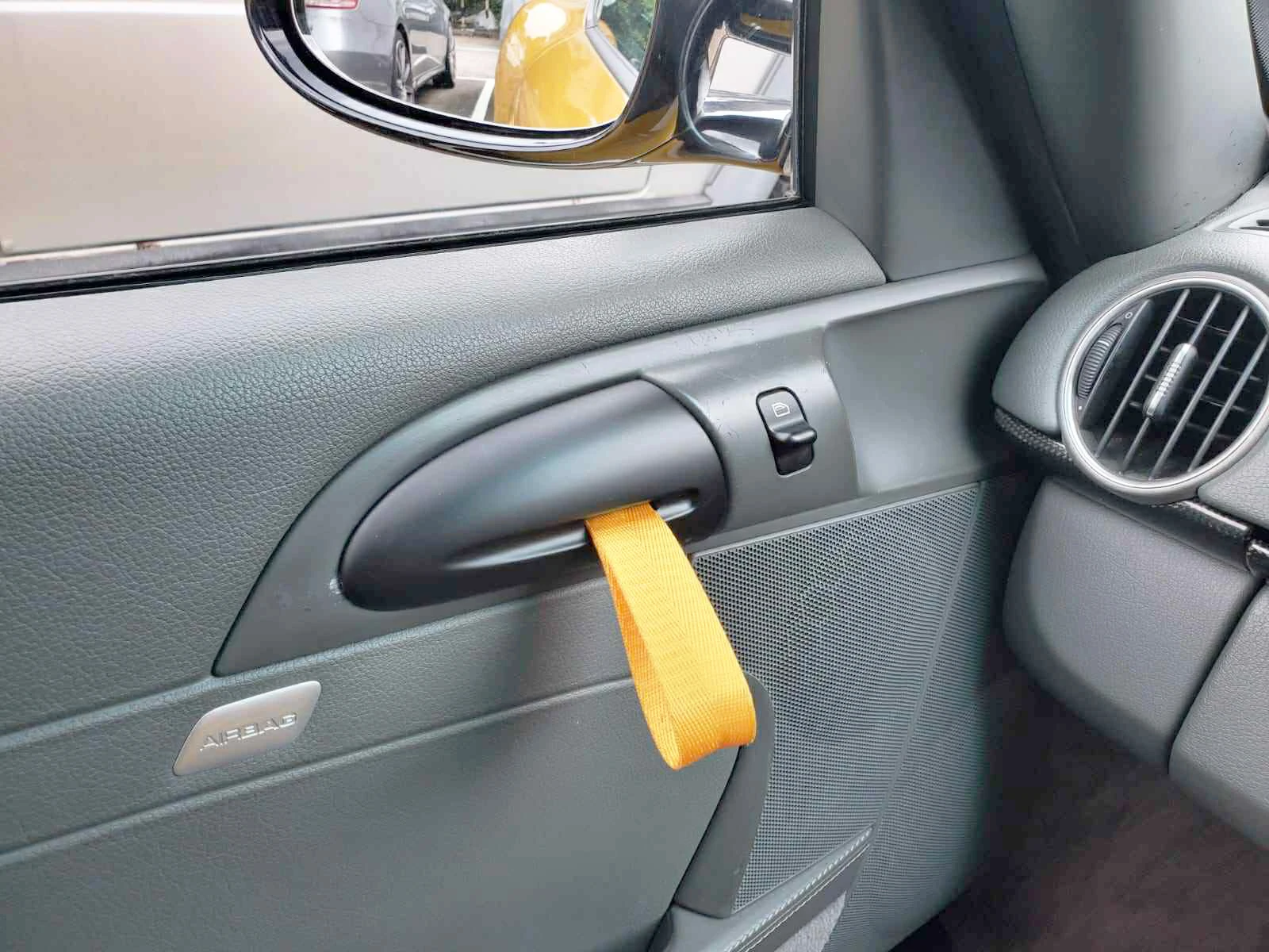 GT3RS Style Interior Handle Replacement - 1 Pair Handles with Red / Yellow / Black Straps For Porsche 997 911 987 Cayman Boxster - view 2