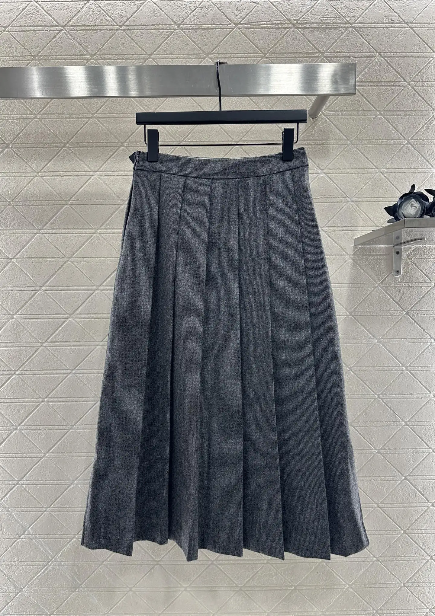 

Women's new autumn belt mid length pleated skirt with neat pleats and knee length micro A-line silhouette