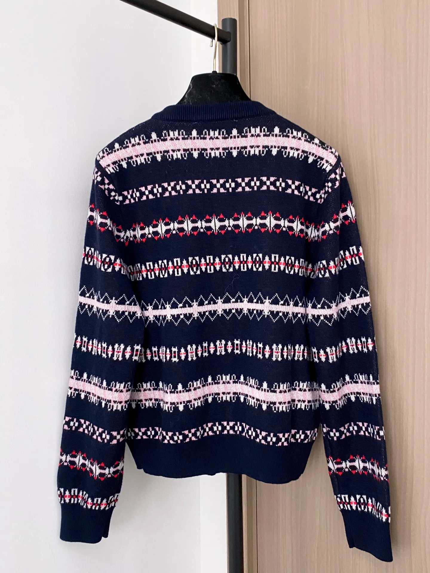 

2025 Autumn/Winter New Women's Wear Solid Color Embroidered Long-sleeved Hooded Wool Pullover Knitted Sweater