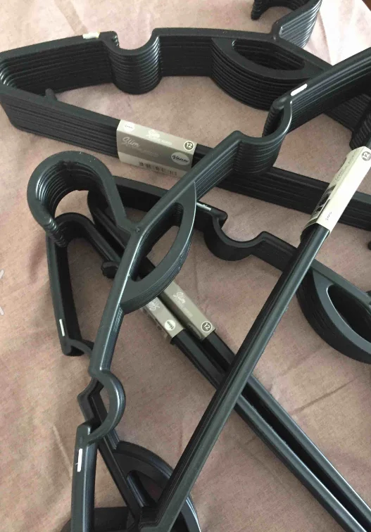 เสื้อผ้าไม้แขวนเสื้อ24/36/48Pcs ไม้แขวนเสื้อ Anti-Slip ราวตากตู้เสื้อผ้า Space Saver ที่เก็บเสื้อผ้าชั้นวางเสื้อผ้าม้า