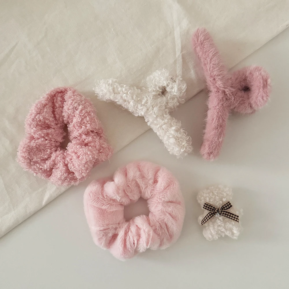 [G-DOKKAEBI] (5-piece set) Winter fur hair clip + pigtail hair tie snap mini hair pin ribbon up half hair half tied