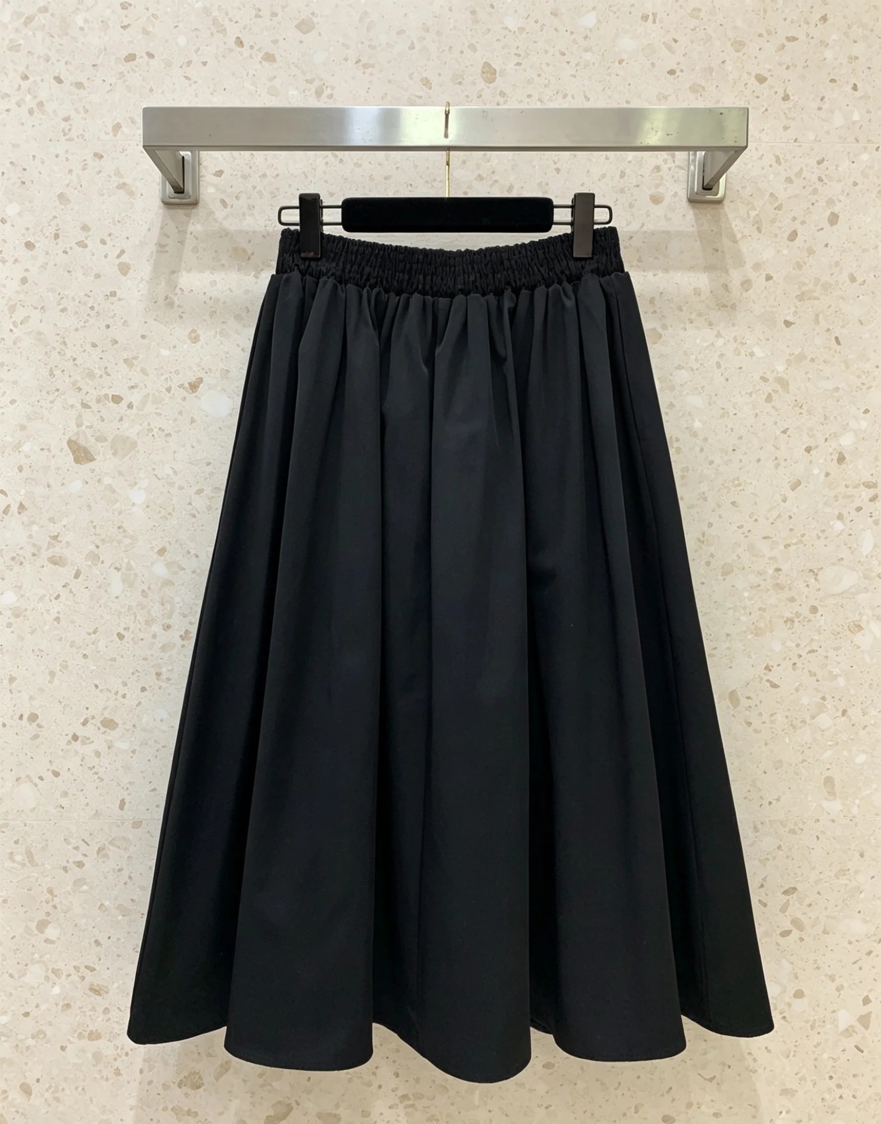 

2026 Summer Women's Fashion Comfortable Waist Double-Row Buttoned Elasticated Waist Long Skirt Full-Length Women's Midi Skirt