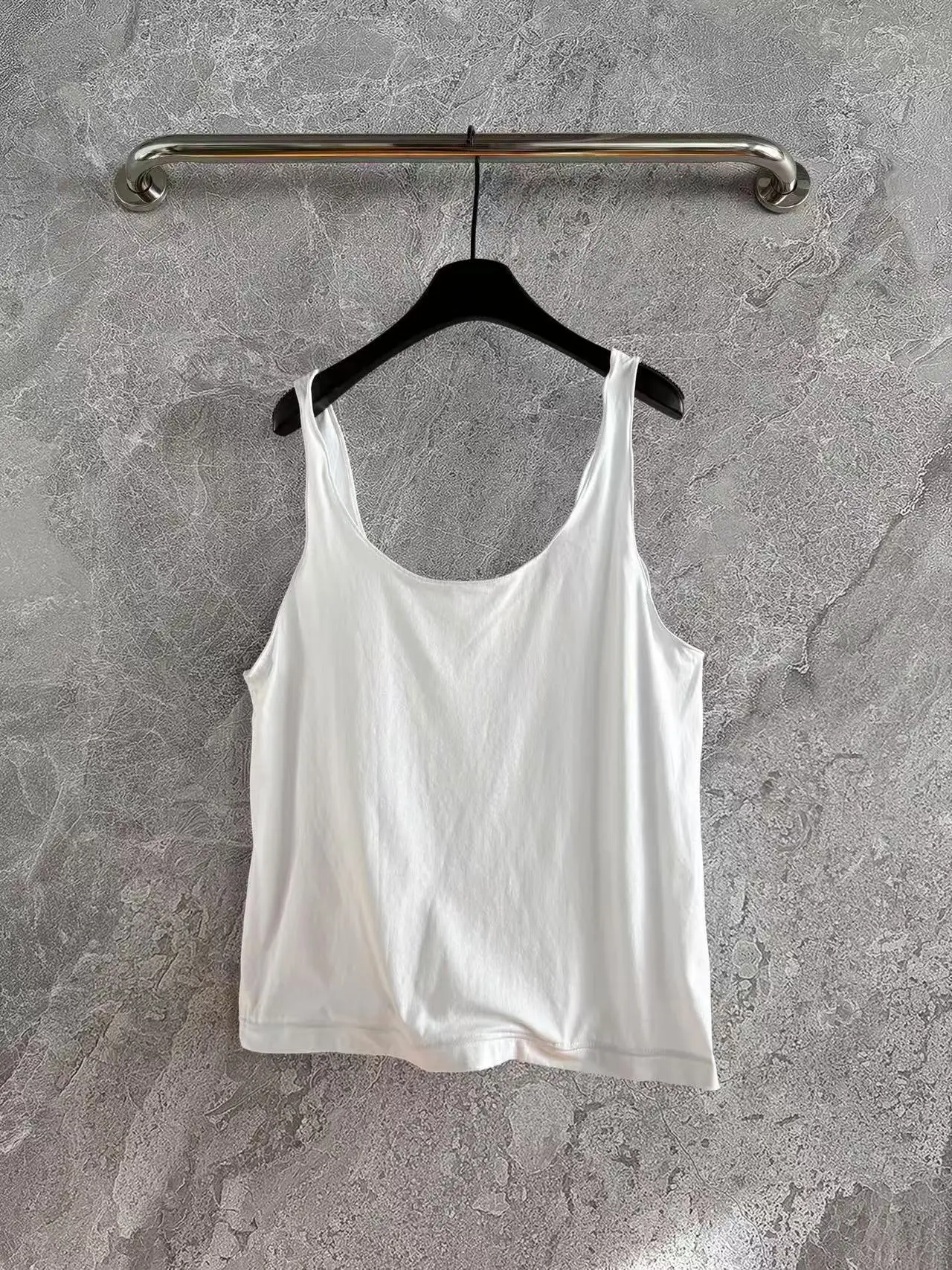 

2026 Spring Summer New Casual Comfortable Cotton Women's Vest Loose Style Fashion White Basics Sleeveless Top YF28