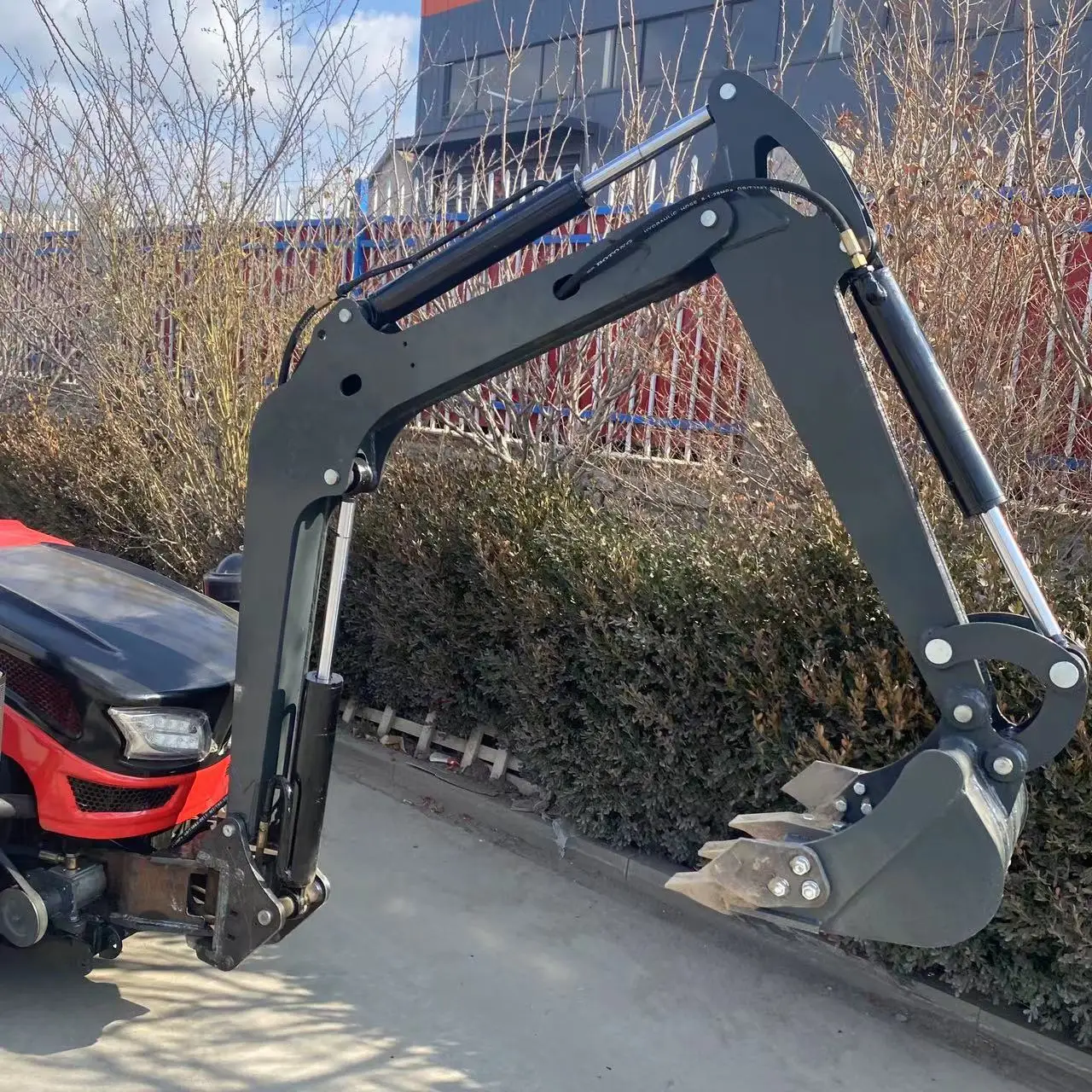 Trattore cingolato con motozappa per coltivatore 35HP mini coltivatore agricolo Euro V personalizzato con escavatore