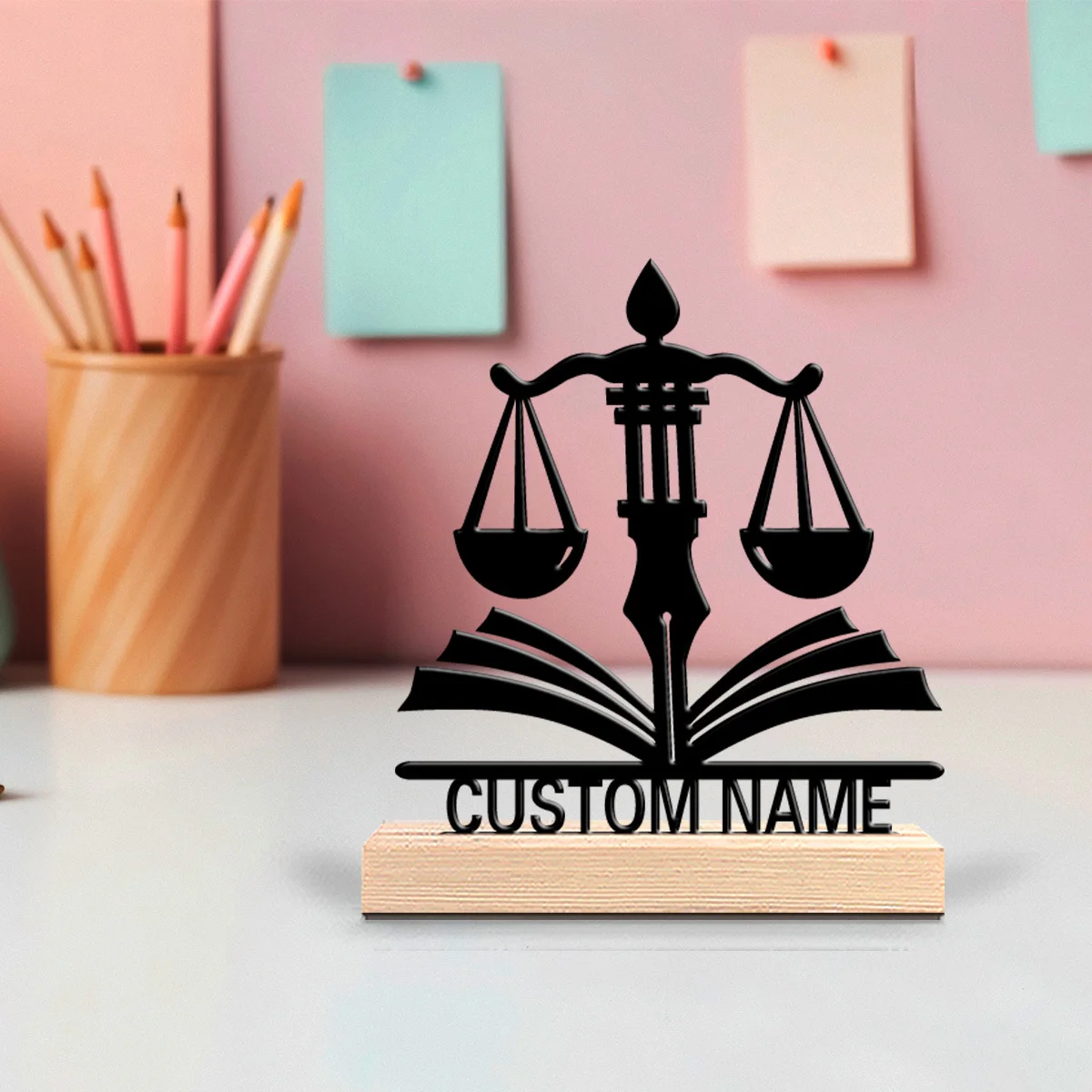 Ornement en métal personnalisé en forme de balance juridique avec base en bois, nom personnalisé, décoration de bureau, cadeau pour les avocats, les juges, décoration artistique de bureau