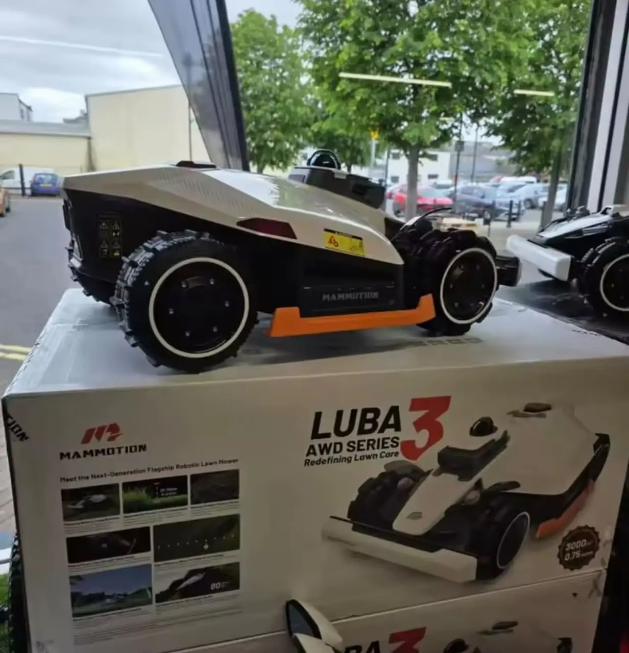 BEST SELLING Hot Selling SALES PROMO OFFER 2026 MAM-MOTION LU-BA 3 AWD 5000 Robot Lawn Mower,Wheel-Drive for 80% Slope, Perim