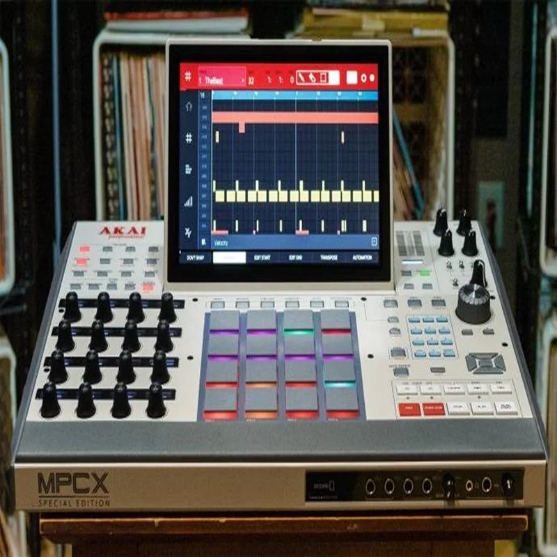 

Промо-продажи! Автономный музыкальный пробоотборник MPC X SE