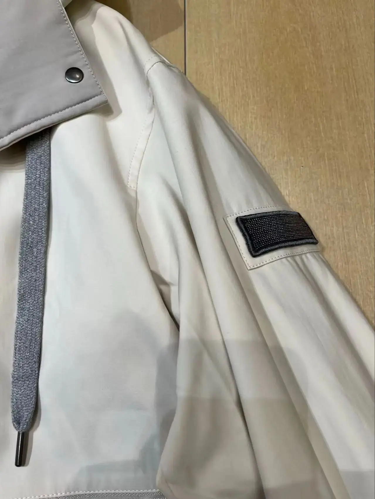 Wiosenna, lekka, wysokiej jakości kurtka wiatrówka damska