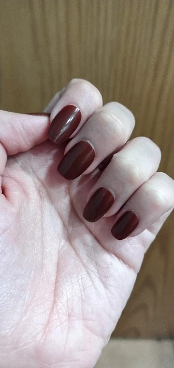 24Pcs/Set Simple Wine Red Fake Nails Mid-length Almond Press on Nails Art Wearable Round Head Oval Full Cover False Nail Tips photo review