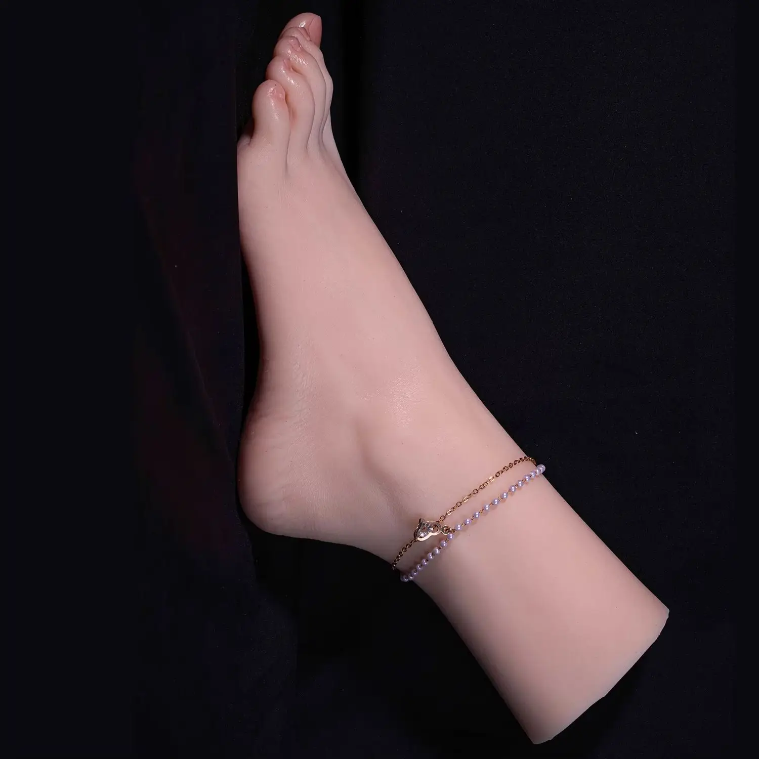 1 Female Silicone Foot Model Lifelike Mannequin Feet Visible Blood Vessels False Feet for Nail Art Jewelry Display Props TG3818