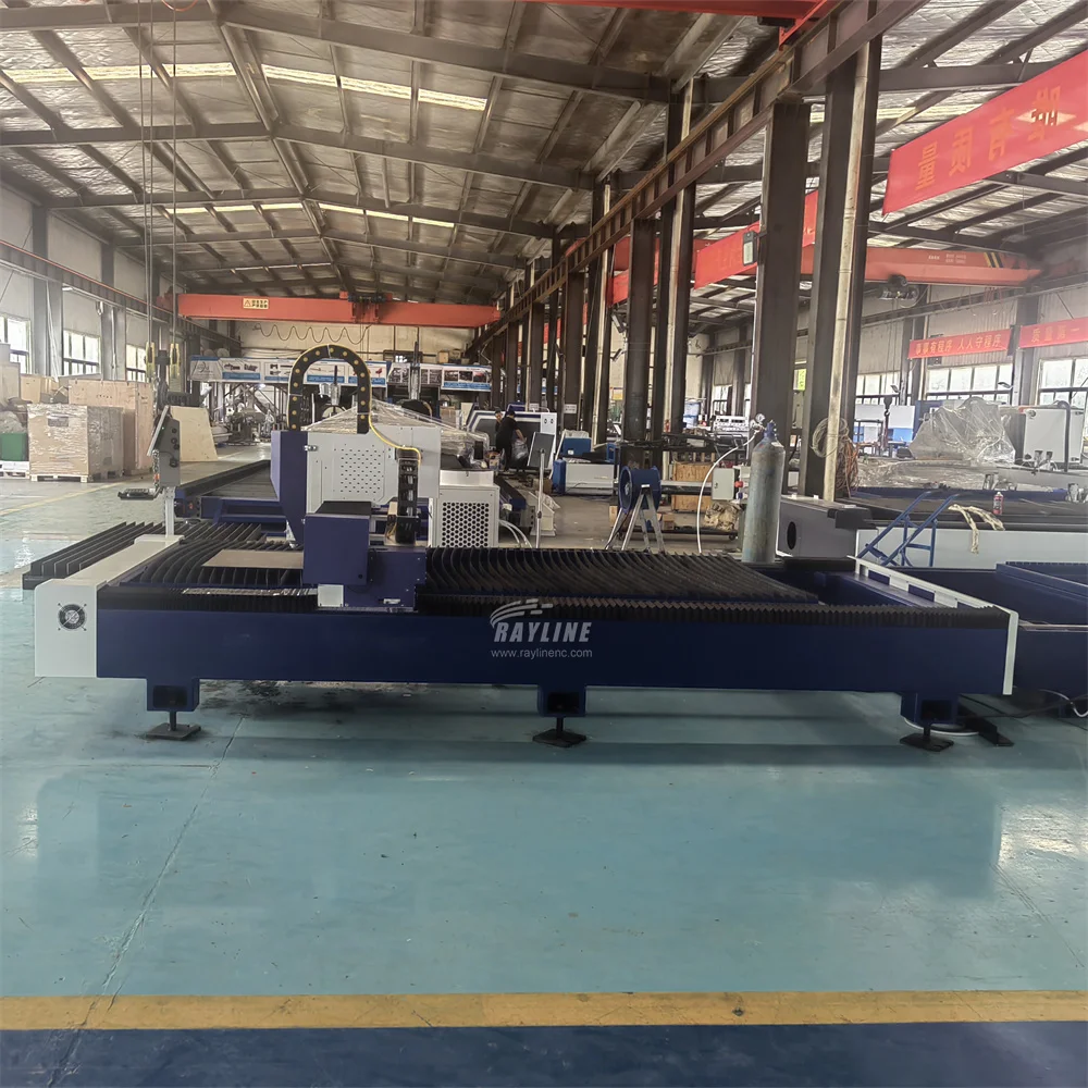 Auto-Focus Fiber Laser Cutting Machine 1.5*3.0m 1.5kw 2kw 3kw with Cutting Table for All Metals Carbon Stainless Steel