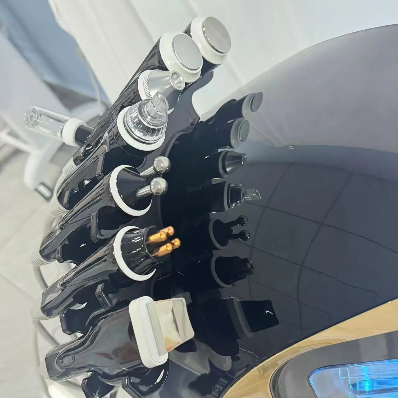 

Настольный пузырьковый аппарат 7-в-1 — отшелушивающее отбеливание, минимизатор пор, облегчение покраснений и антивозрастной профессиональный уход за кожей