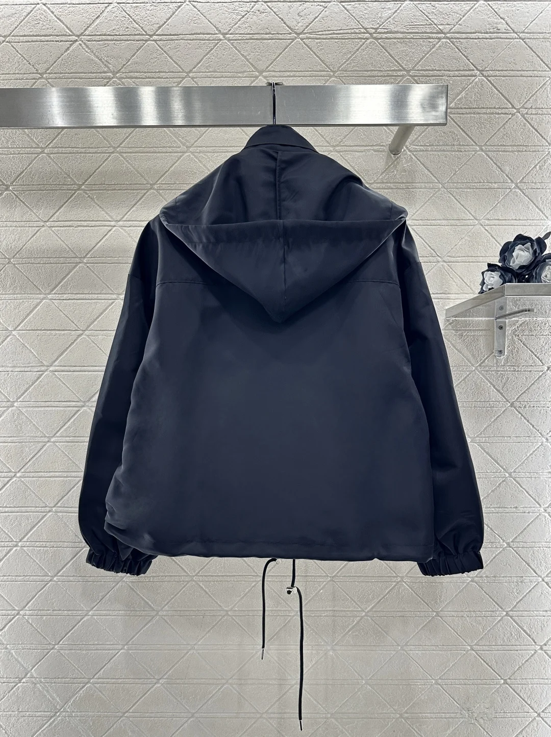 

Women's new detachable hooded drawstring trench coat, windproof and waterproof nylon material trench coat jacket