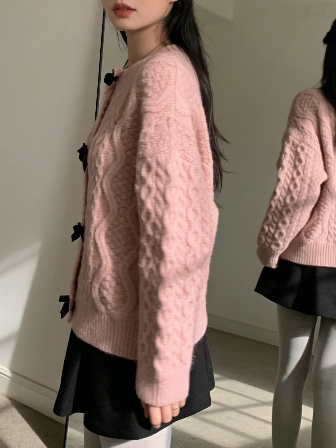 

Women's Bow Knit Cardigan Loose Retro Fashion Sweet Sweater Stylish