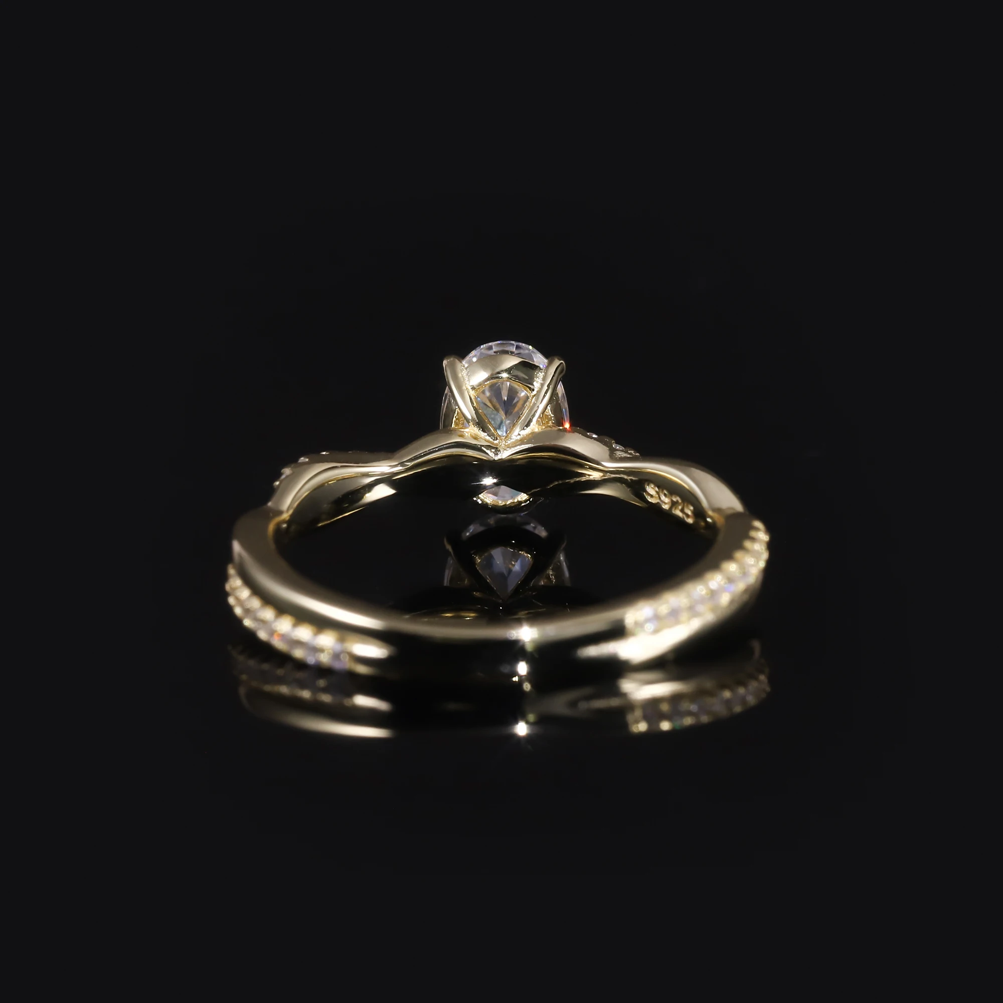 GEM'S BALLET 1.0CTW5x7mm البيضاوي صغيرتي الملتوية الكرمة مويسانيتي خاتم الخطوبة 18 كيلو مطلية بالذهب 925 الفضة الاسترليني