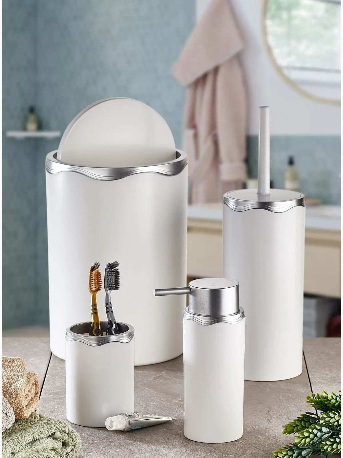 Round Bathroom Set White Silver Bathroom Accessories 4 Pieces Dustbin Soap Dispenser Toothbrush Holder Home Dokor Hard Plastic