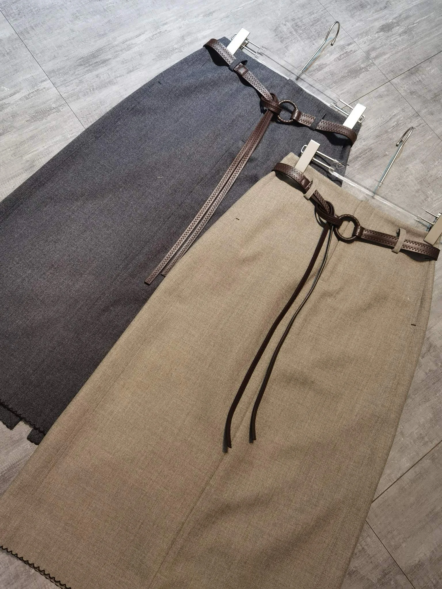 تنورة نسائية أنيقة كاجوال بحزام من مزيج الصوف للخريف والشتاء