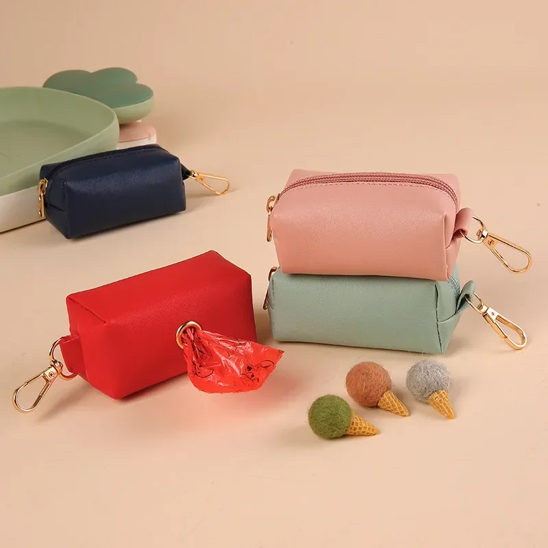 Distributeur portatif de sachets de déchets de chien, support de sac de merde pour animaux de compagnie, pochette pratique pour les promenades et les voyages, 1 pièce