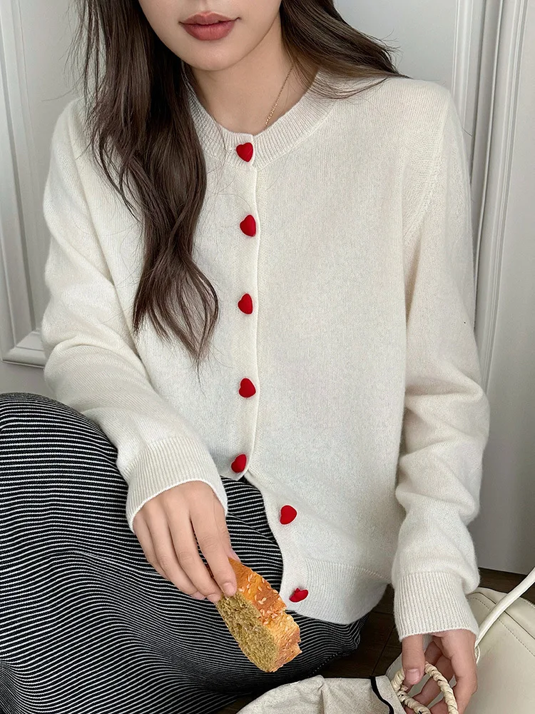 

Korean version heart-shaped button long-sleeved cardigan women's autumn and winter new coat, laid-back round-neck knitted top