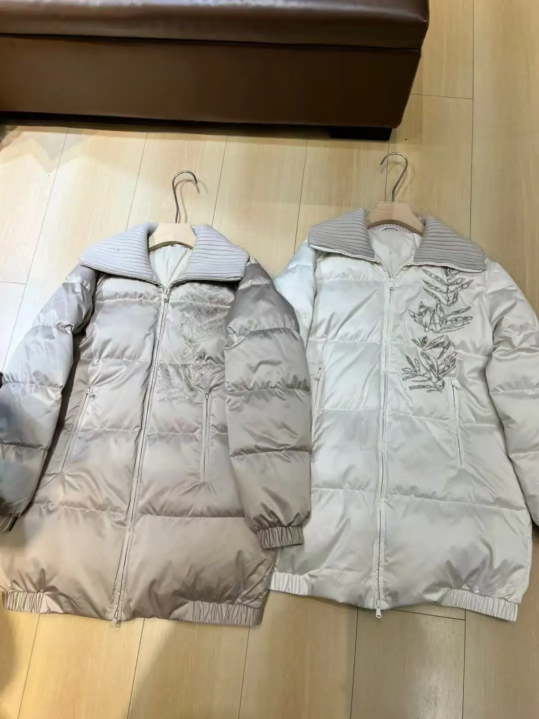 

Autumn-winter exquisitely decorated casual down jacket