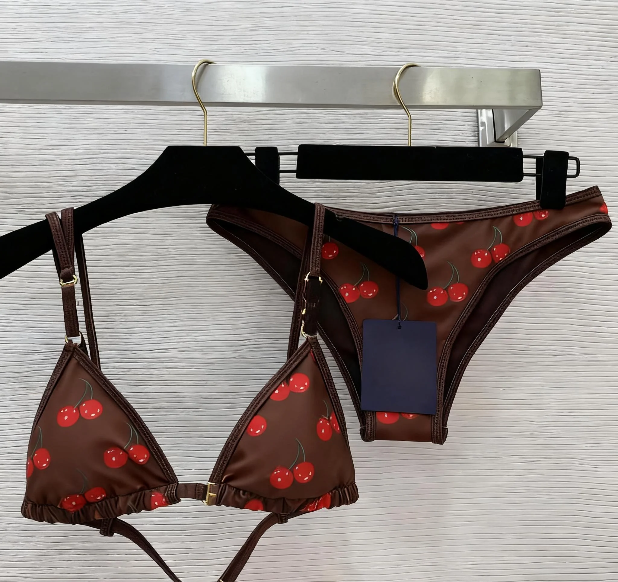 2025 nouvelle mode Sexy cerise imprimé Bikini sangle soutien-gorge slips ensemble avec coussinet de poitrine