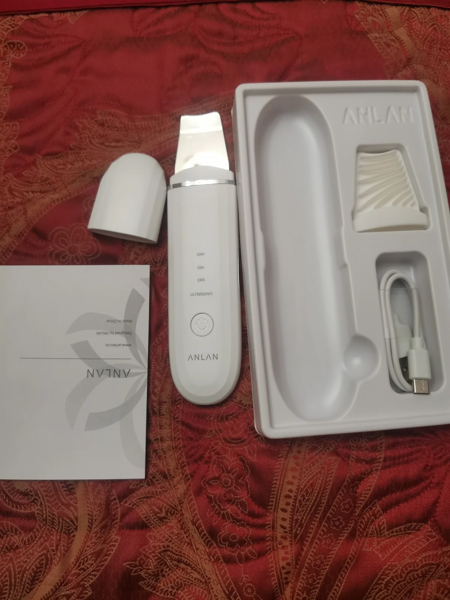Épurateur de peau faciale ultrasonique Profonde Visage Nettoyage Machine détacher Pelle Facial Pores Nettoyeur Soulever photo review