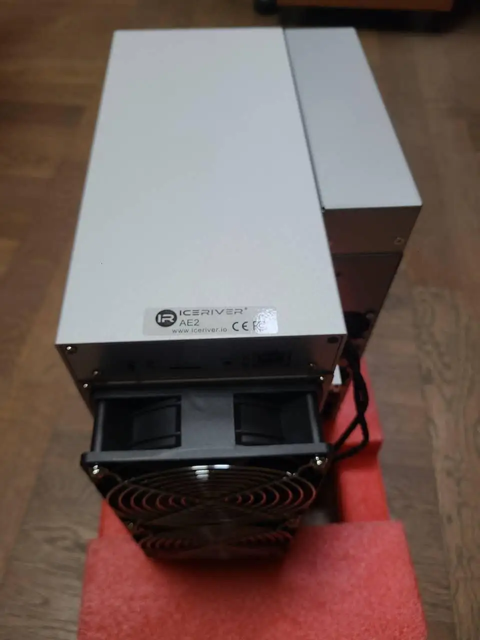 

AJ ICERIVER AE2 ALEO Miner 720Mh 1300W Bitcoin ASIC Mining Machine Low Noise Energy-Efficient BTC Crypto Miner