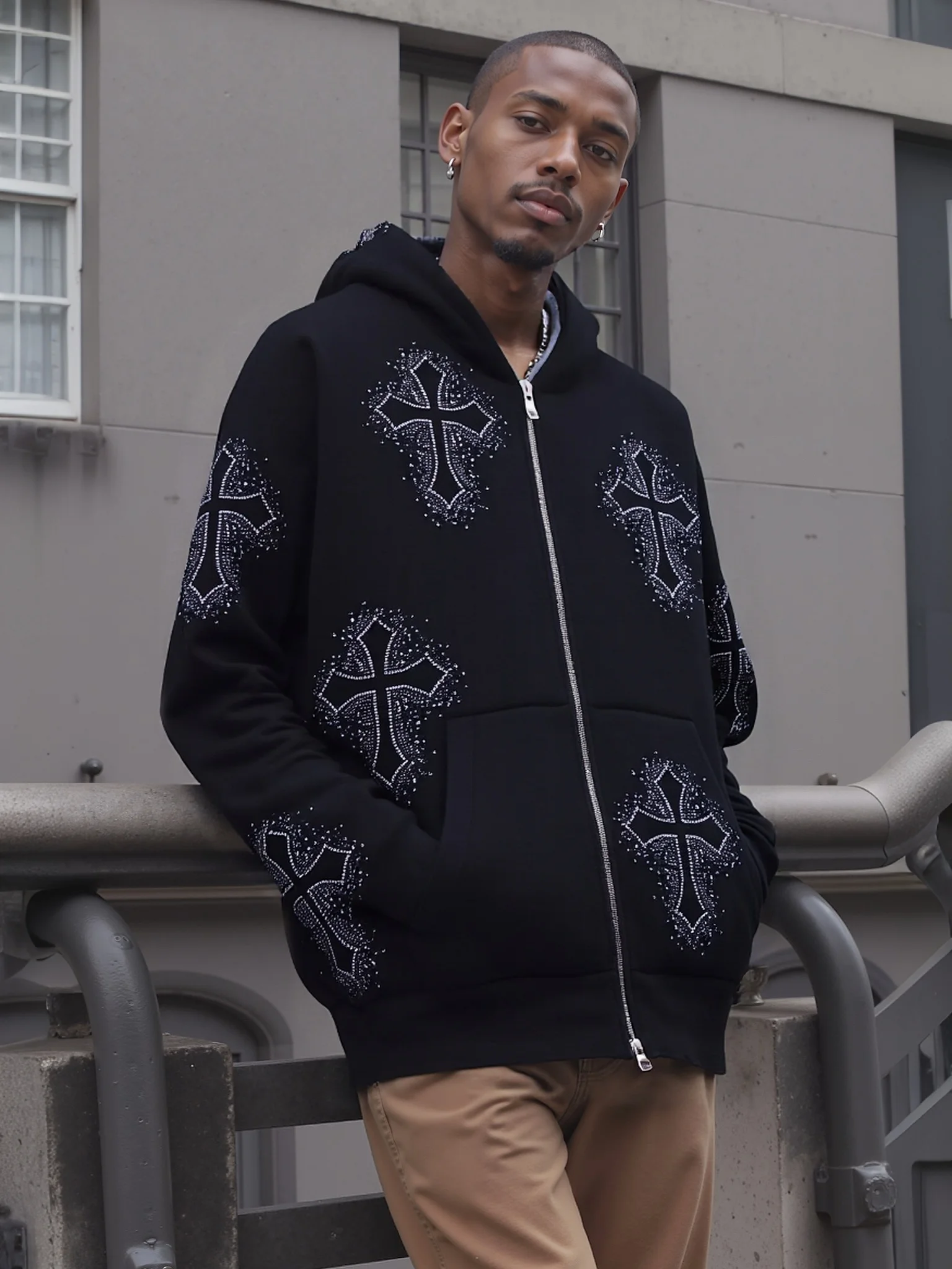 

A cross-shaped hot diamond letter pullover hoodie and hoodie in a high street loose fashion style