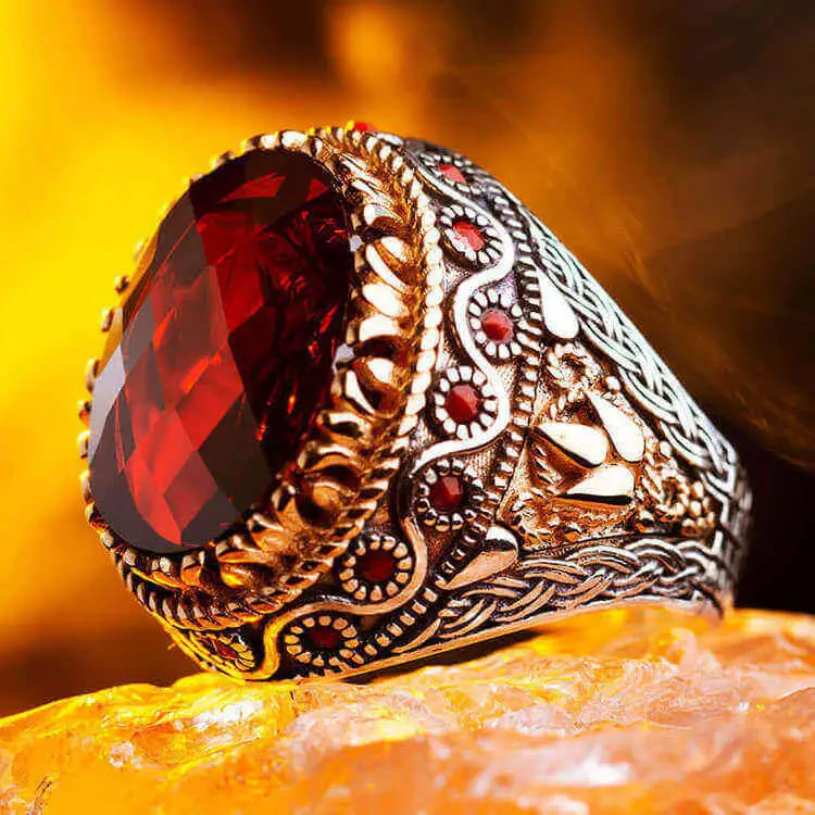 

Zircon Red Stone Decorated Men's Ring