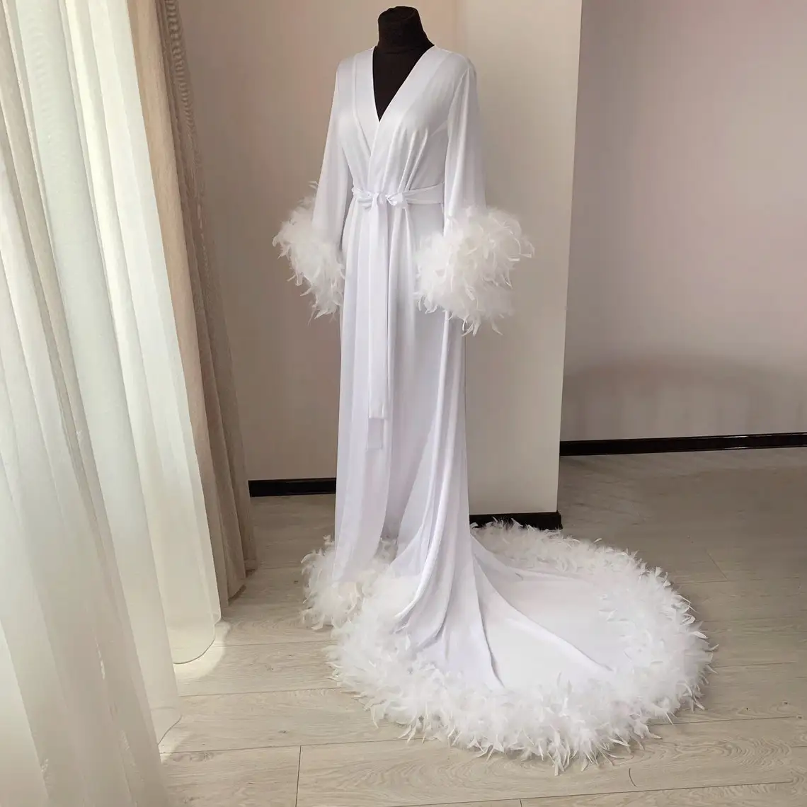 

White Bridal Robe With Feather Wedding Kimono Long Sleeve Lingerie Women Dressing Gown Boudoir Maternity Robe For Photoshoot