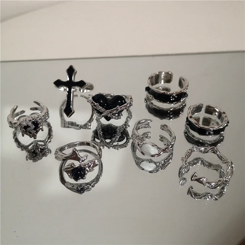 Punk Harajuku Goth Thorns Black Silver Color Irregular Heart Cross Open Ring For Women Men Lover Vintage 90s Y2K Grunge Jewely — zdjęcie 2
