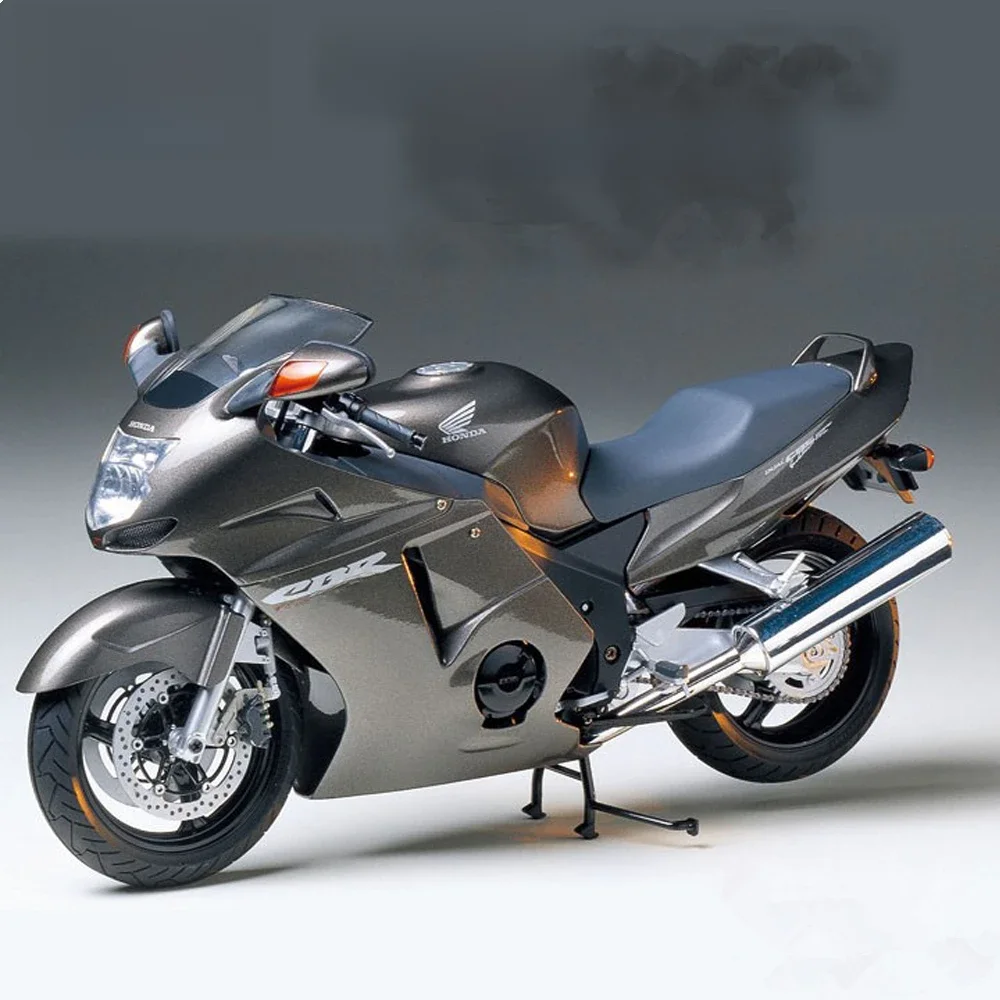 Maisto-Modèle de moto de course Honda CBR1100XX en alliage, métal moulé sous pression, moto de sport de rue, simulation, cadeau pour enfants, 1:18