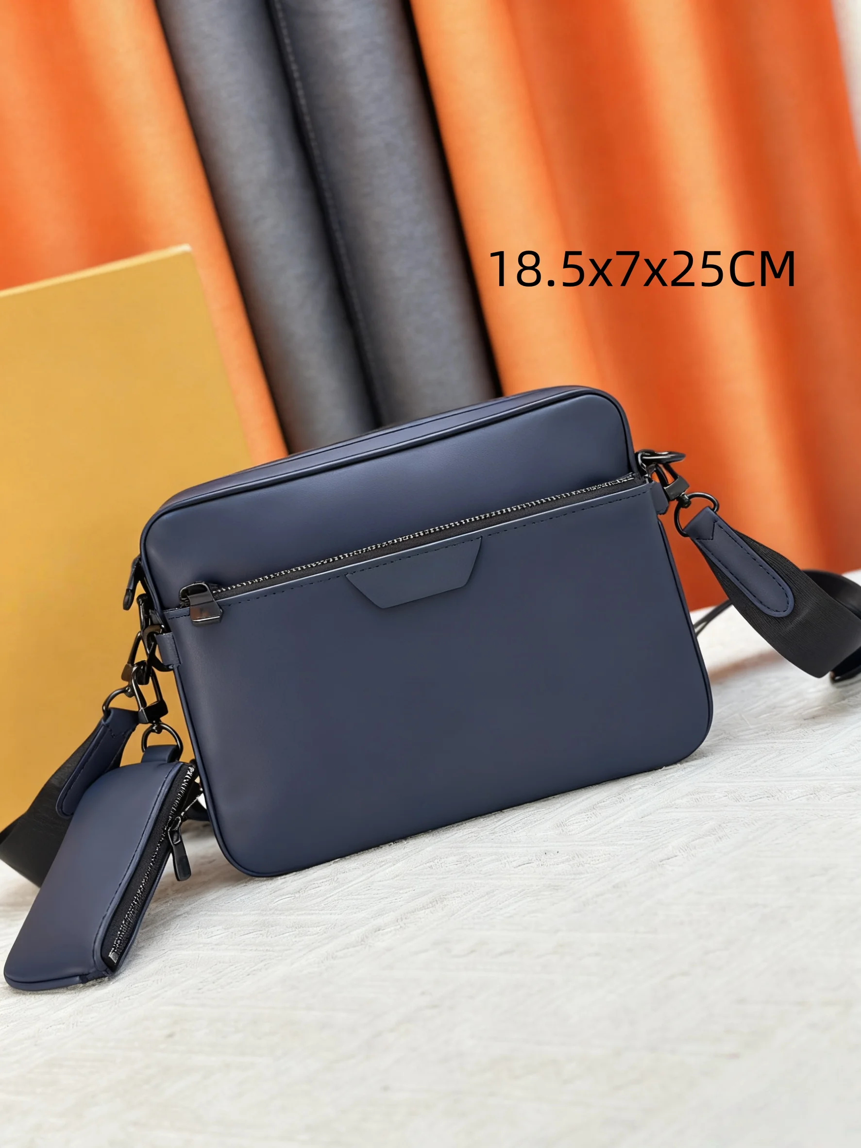 

2025 New Women's Bag Striped Embossed Messenger Bag 18.5 x7x25CM New Multifunctional Shoulder Bag Flexible Carrying No Box