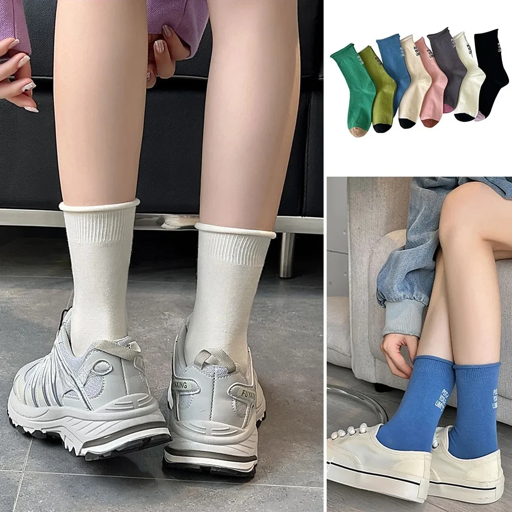 Damskie skarpetki z haftem w kształcie litery koreański styl Harajuku Streetwear skarpetki załogi damskie dorywczo jednokolorowe dziewczęce bawełniane luźne długie skarpetki — zdjęcie 2