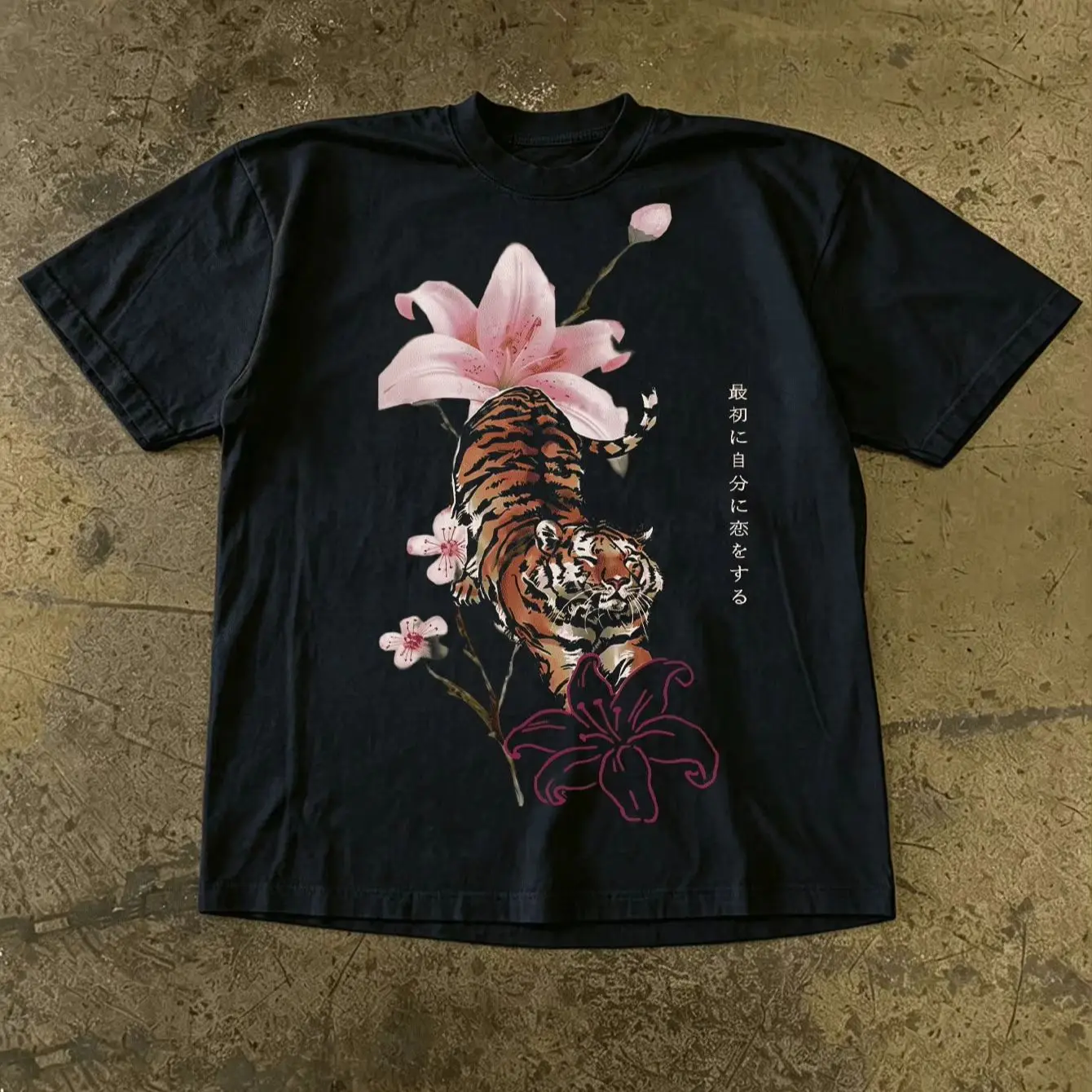 Y2K Retro Japanese Floral And Tiger Print T-Shirt, Suitable For Both Women And Men's Loose And Comfortable Casual Tops, Suitable For Daily Wear