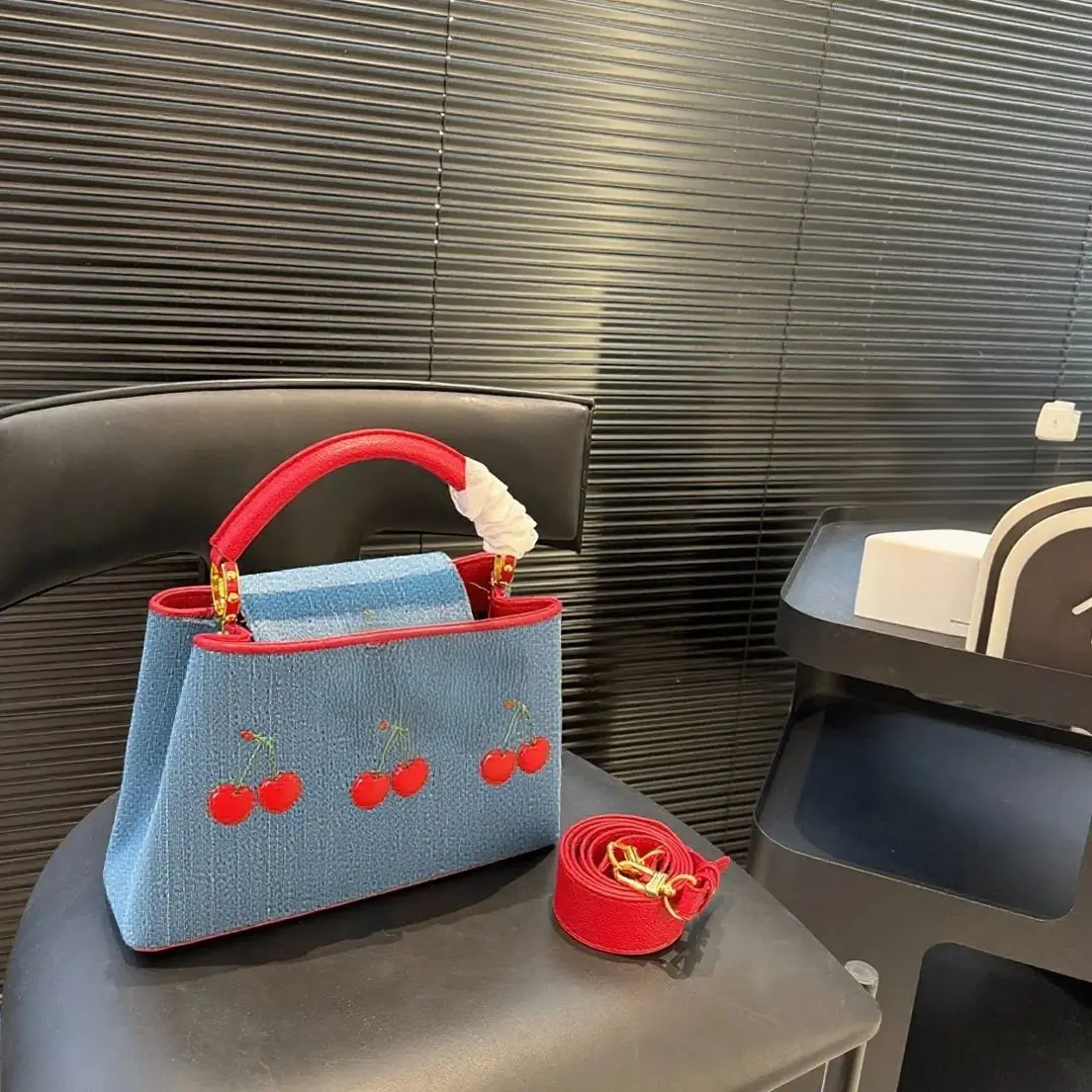 

2025 New Fashionable and Versatile High Quality Luxury Classic Fashion Women's Bag HL042