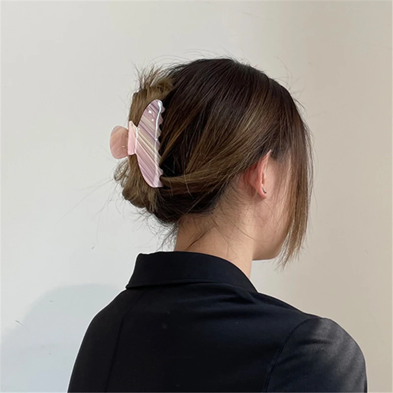 HANGZHI New French Grid Stripe Cream Floral Acetate Hair Clip Shark Hairpin Retro Trendy Hair Accessories for Women Girls 2021