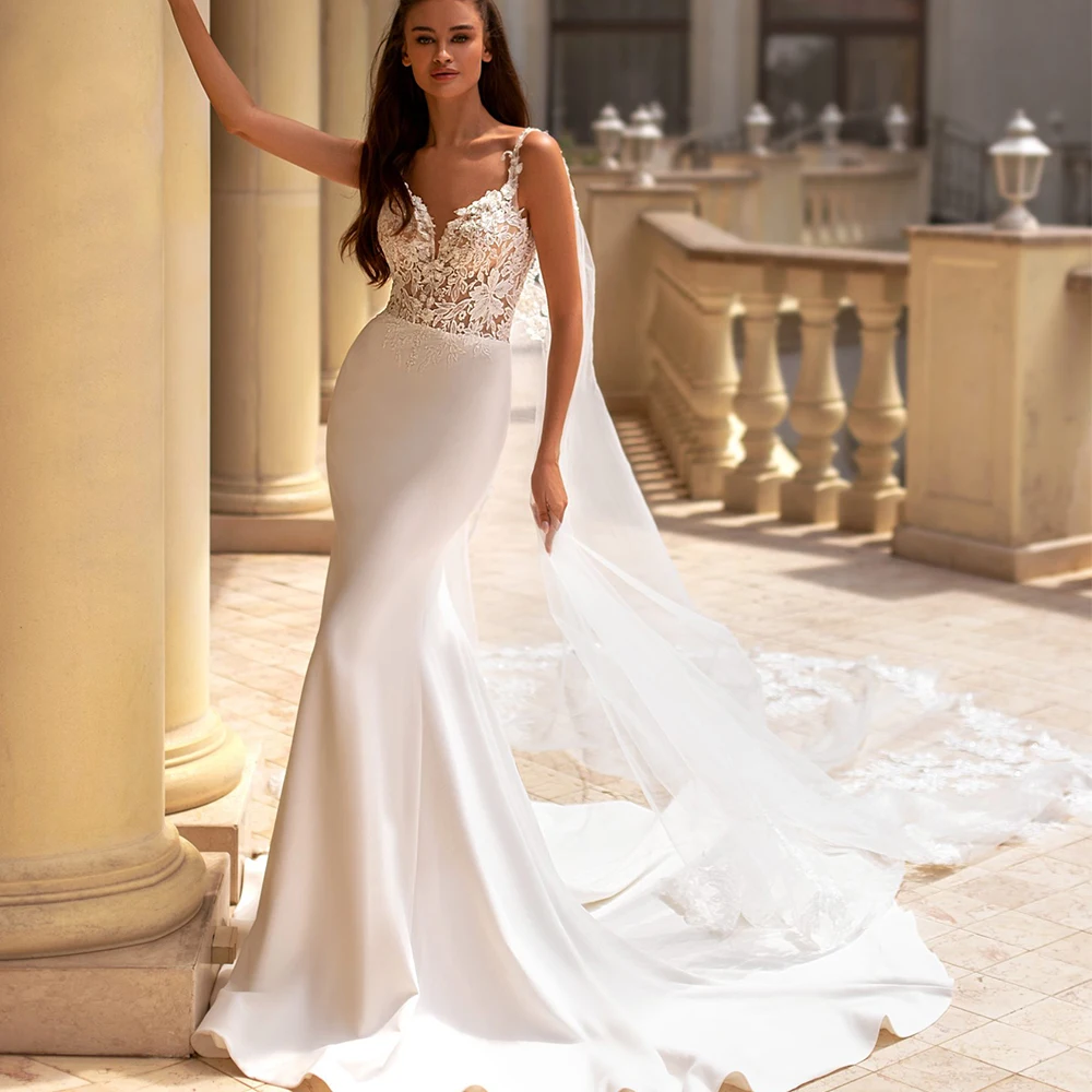 

Spaghetti Straps V-Neck Sleeveless Wedding Dress Mermaid Applique Sweep Train with Tulle Cloak Luxury Bridal Marriage Gowns