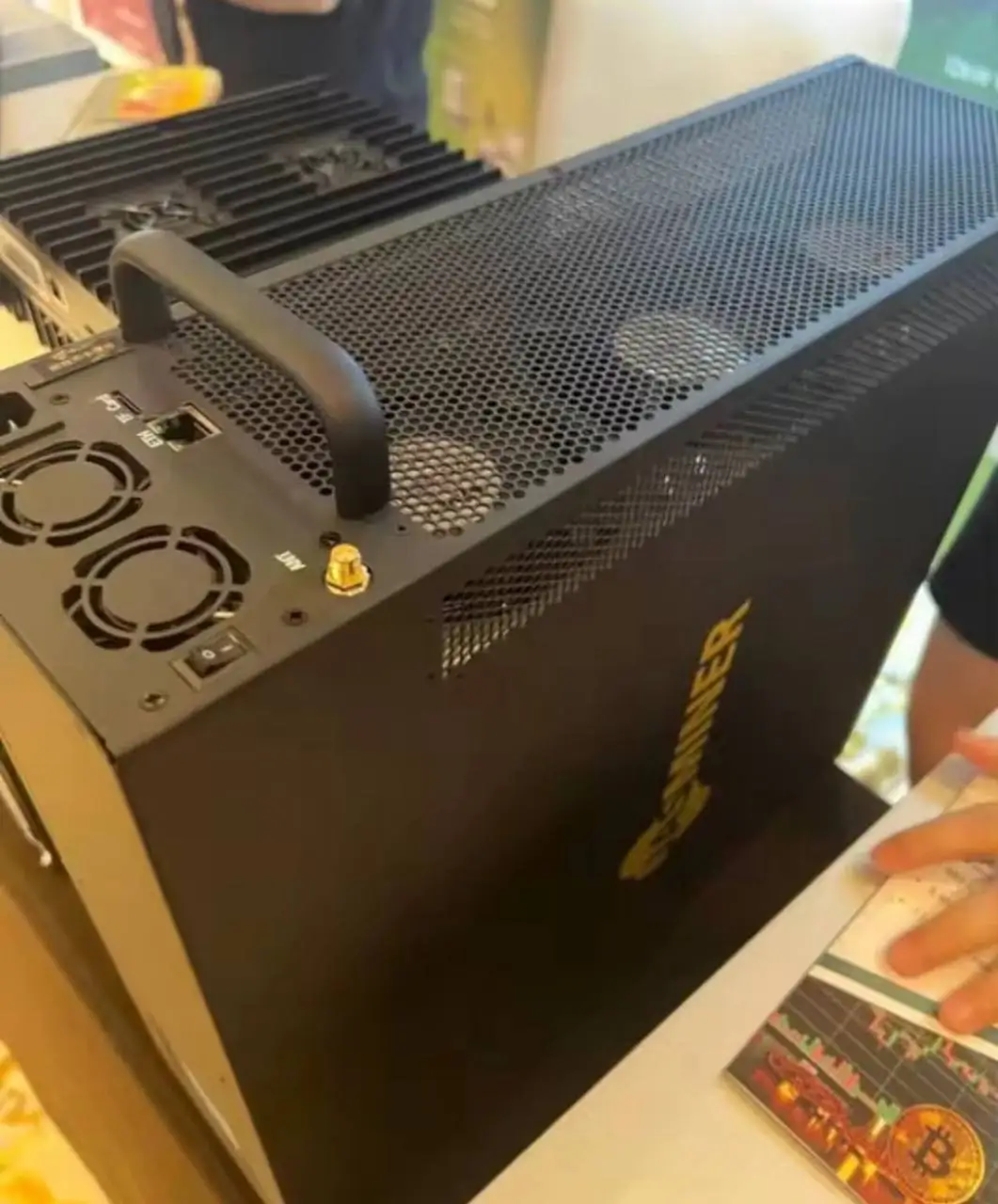 صفقة ساخنة-Jasminer X16-Q PRO 2050M 520W 8G ETC ZIL OCTA Ethereum Classic Miner High Throughput IB